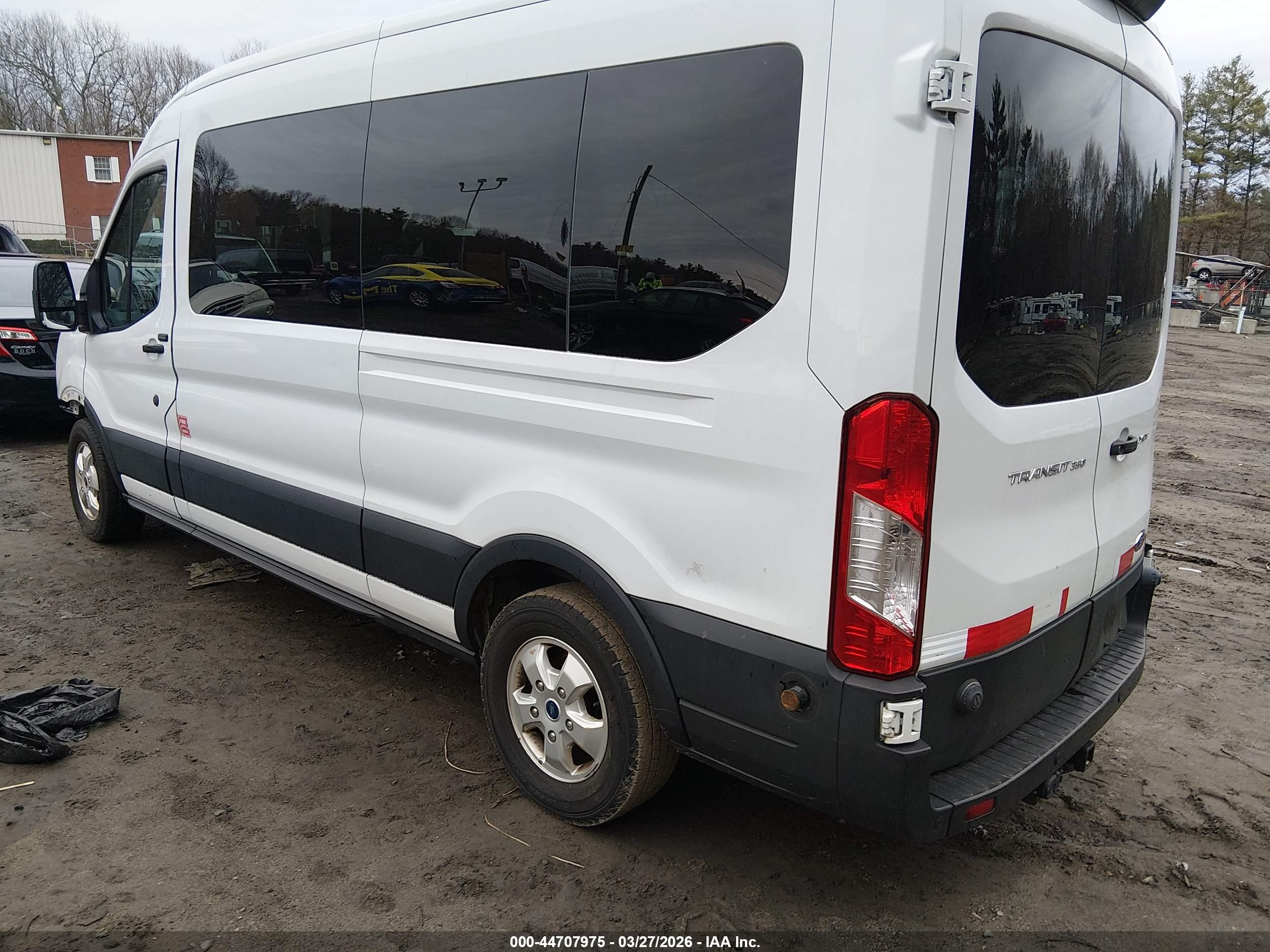 FORD TRANSIT-350 image 3