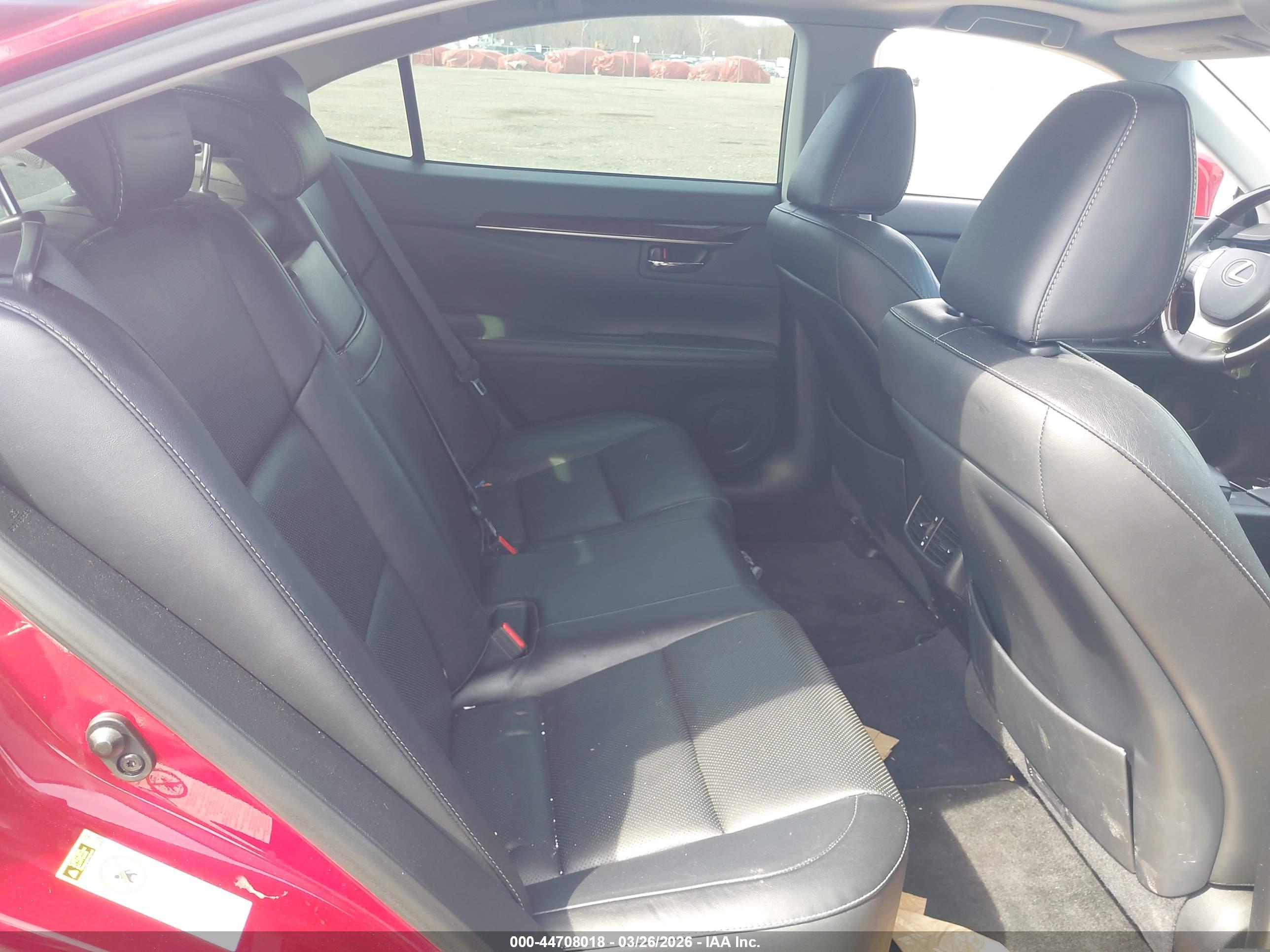 LEXUS ES image 8
