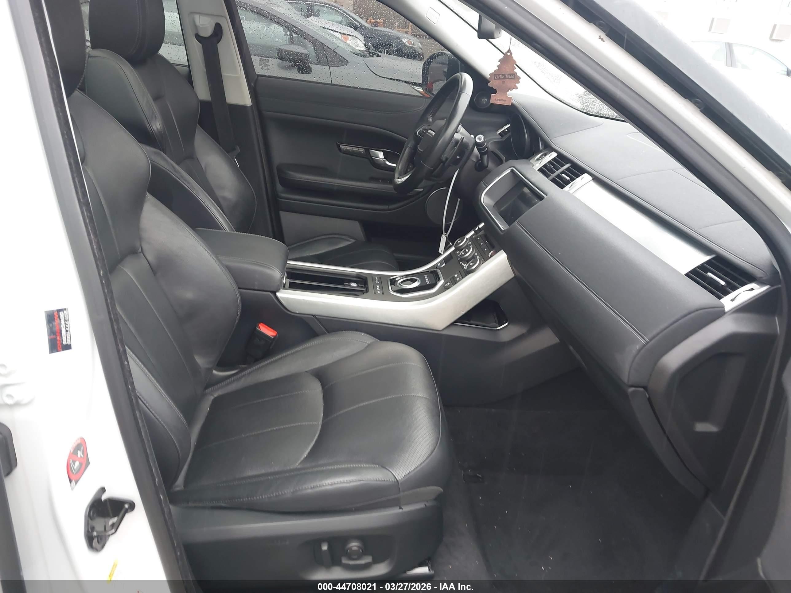 LAND ROVER image 5