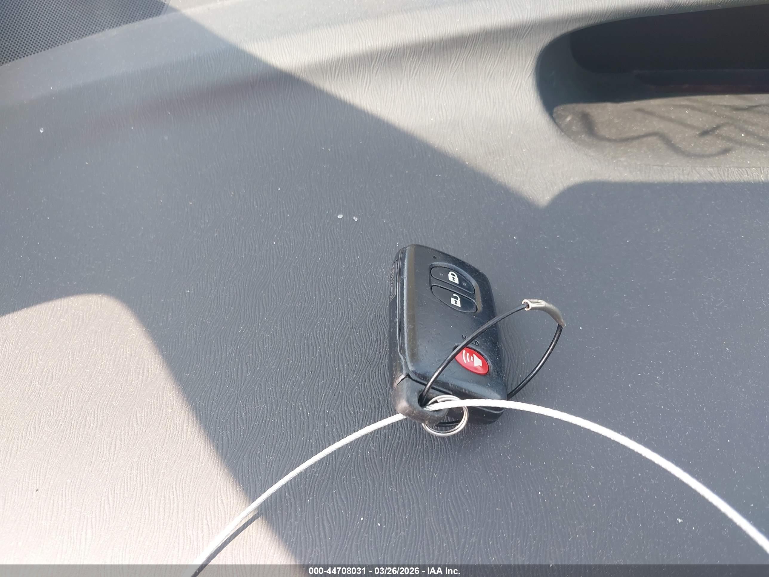 TOYOTA PRIUS image 11