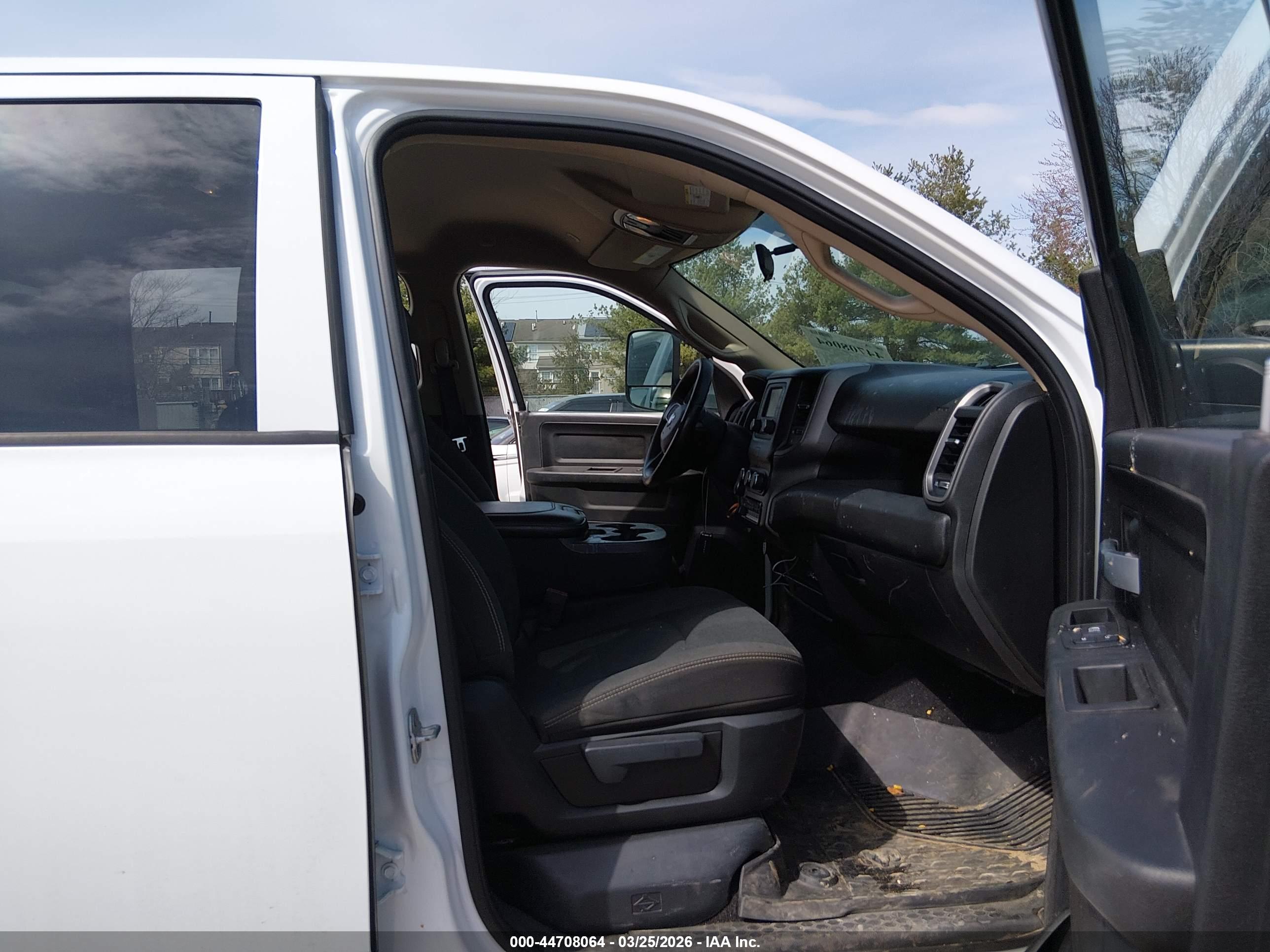 RAM 2500 image 5