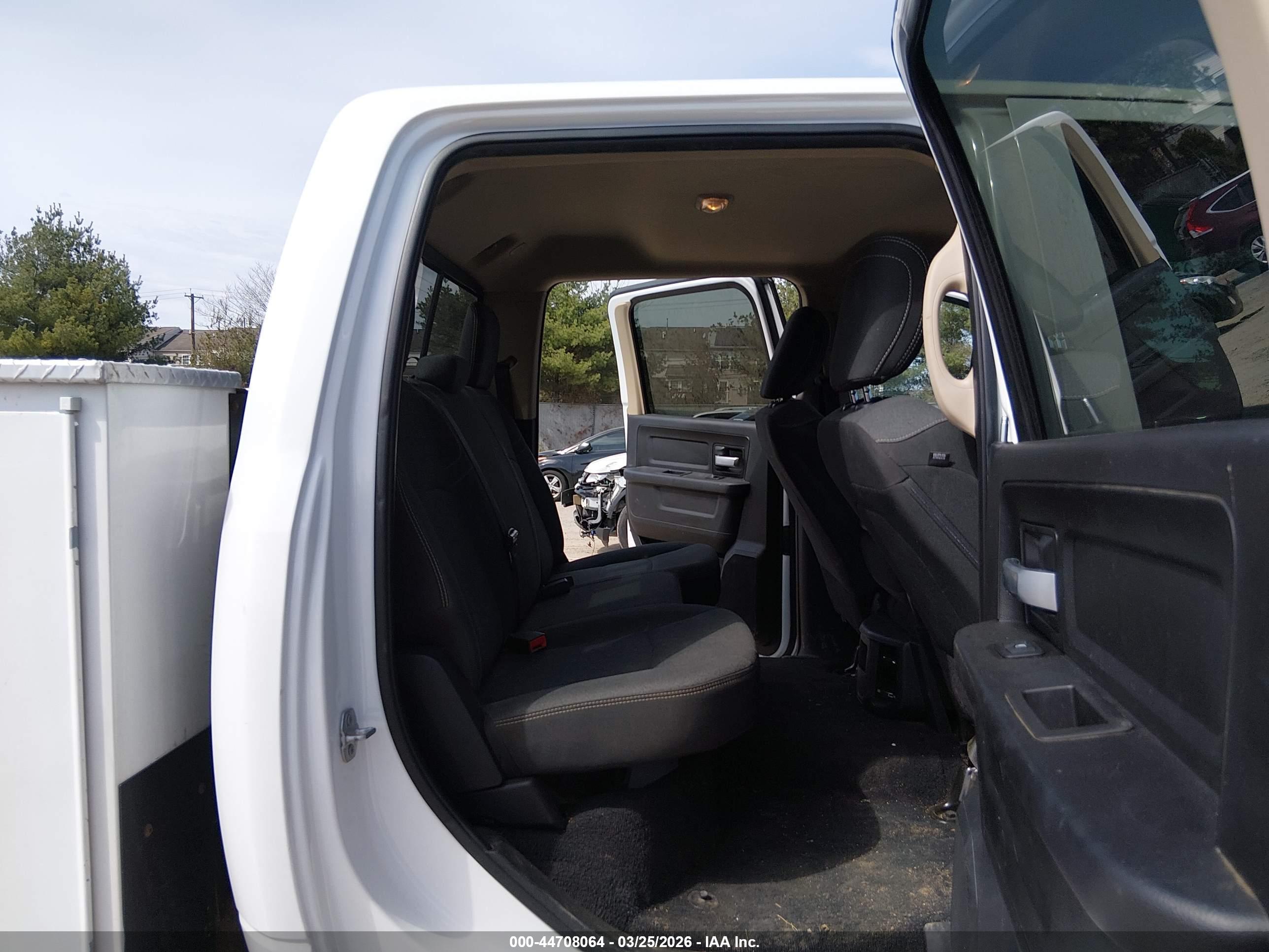 RAM 2500 image 8