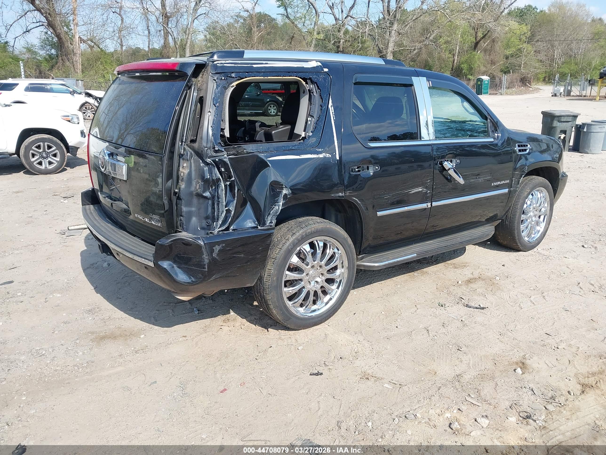 CADILLAC ESCALADE image 4