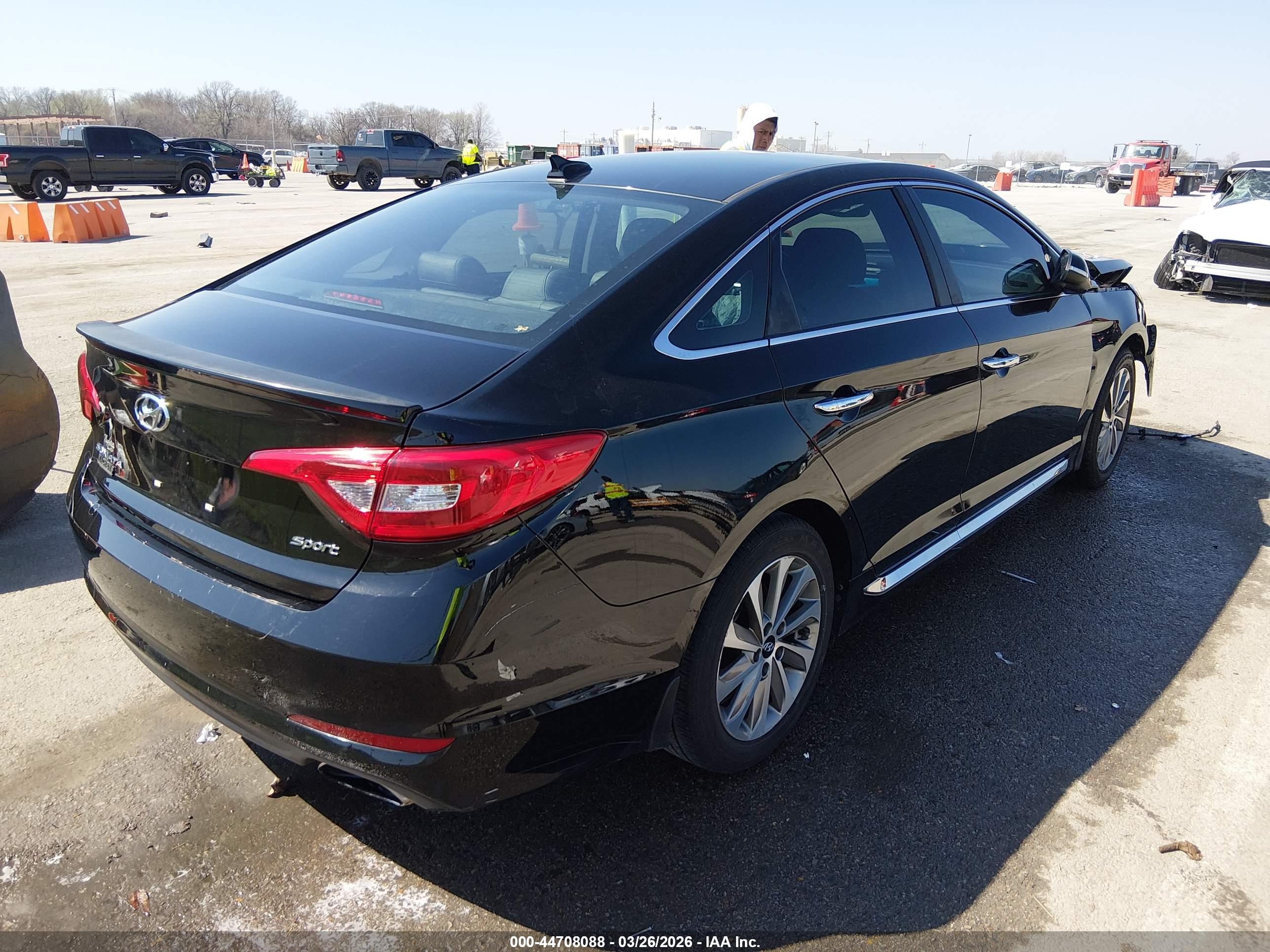 HYUNDAI SONATA image 4