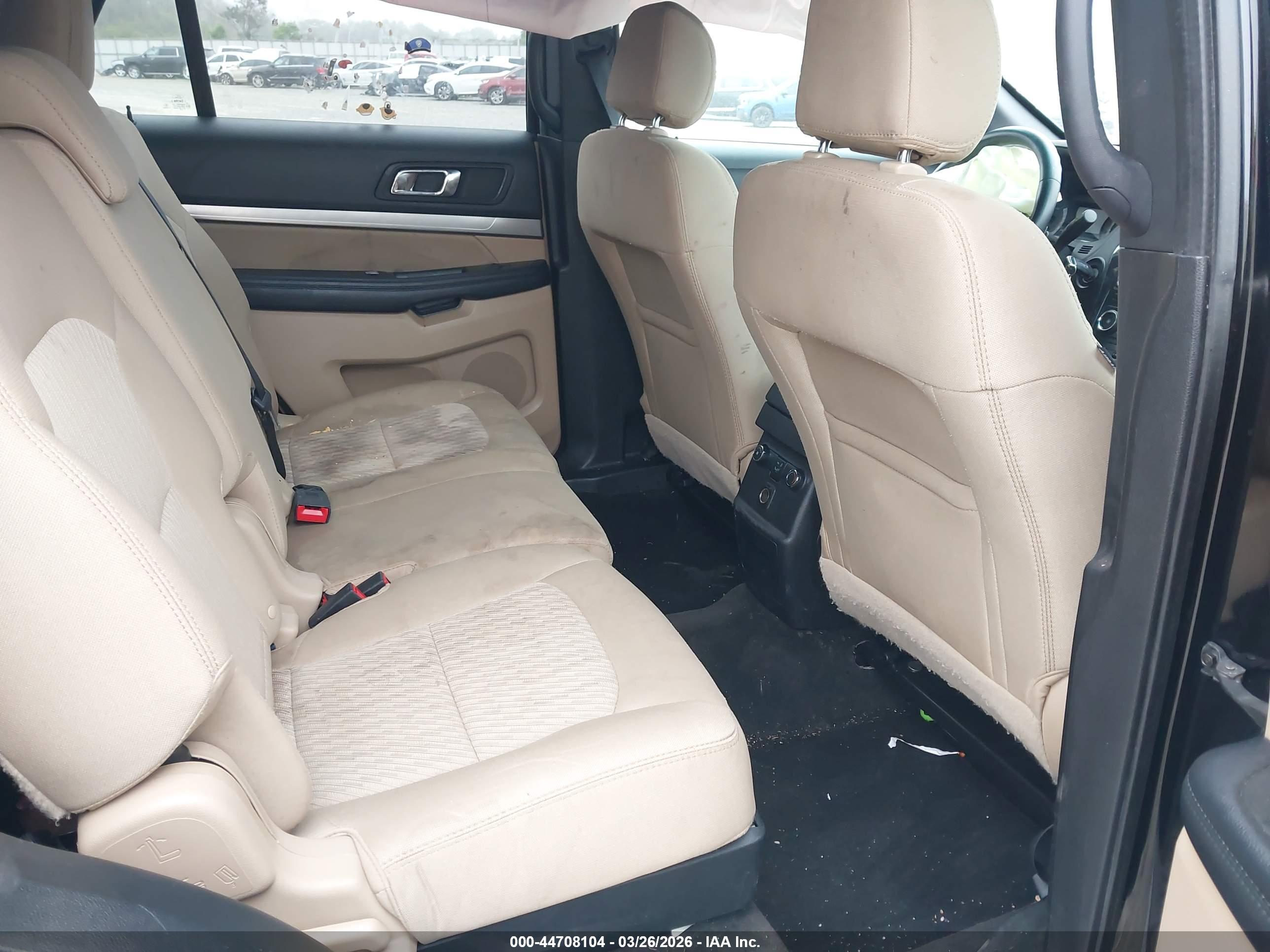 FORD EXPLORER image 8