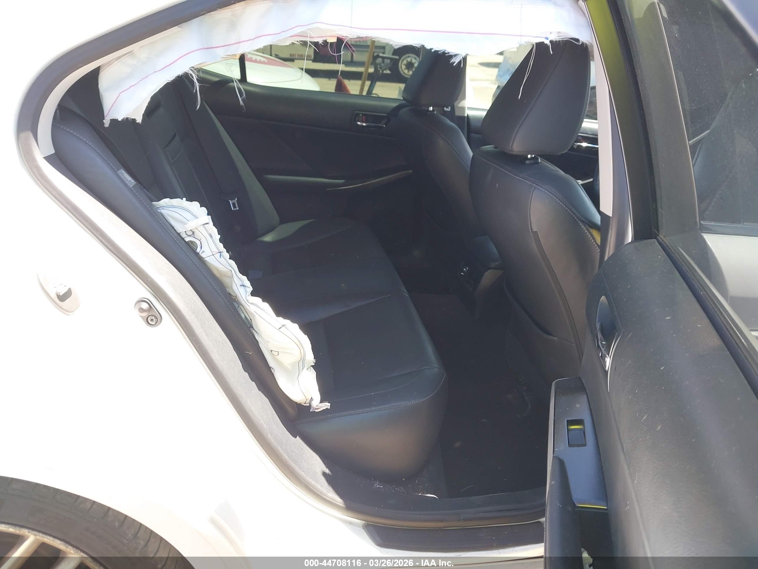 LEXUS IS image 8