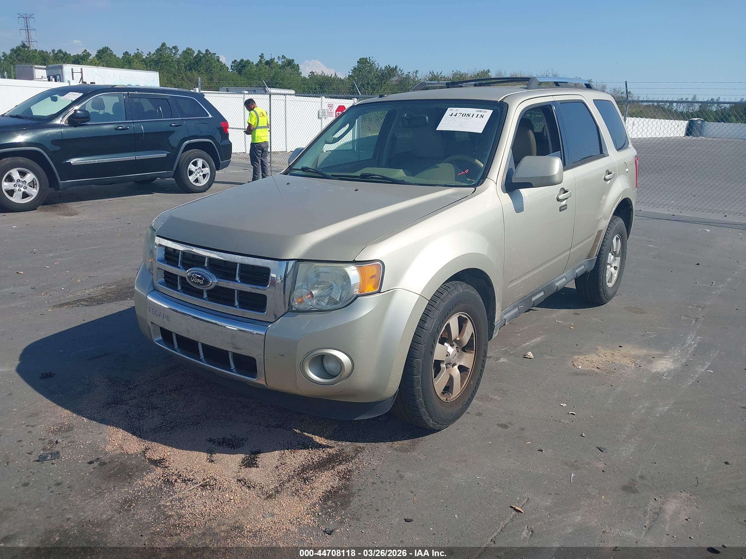 FORD ESCAPE image 2