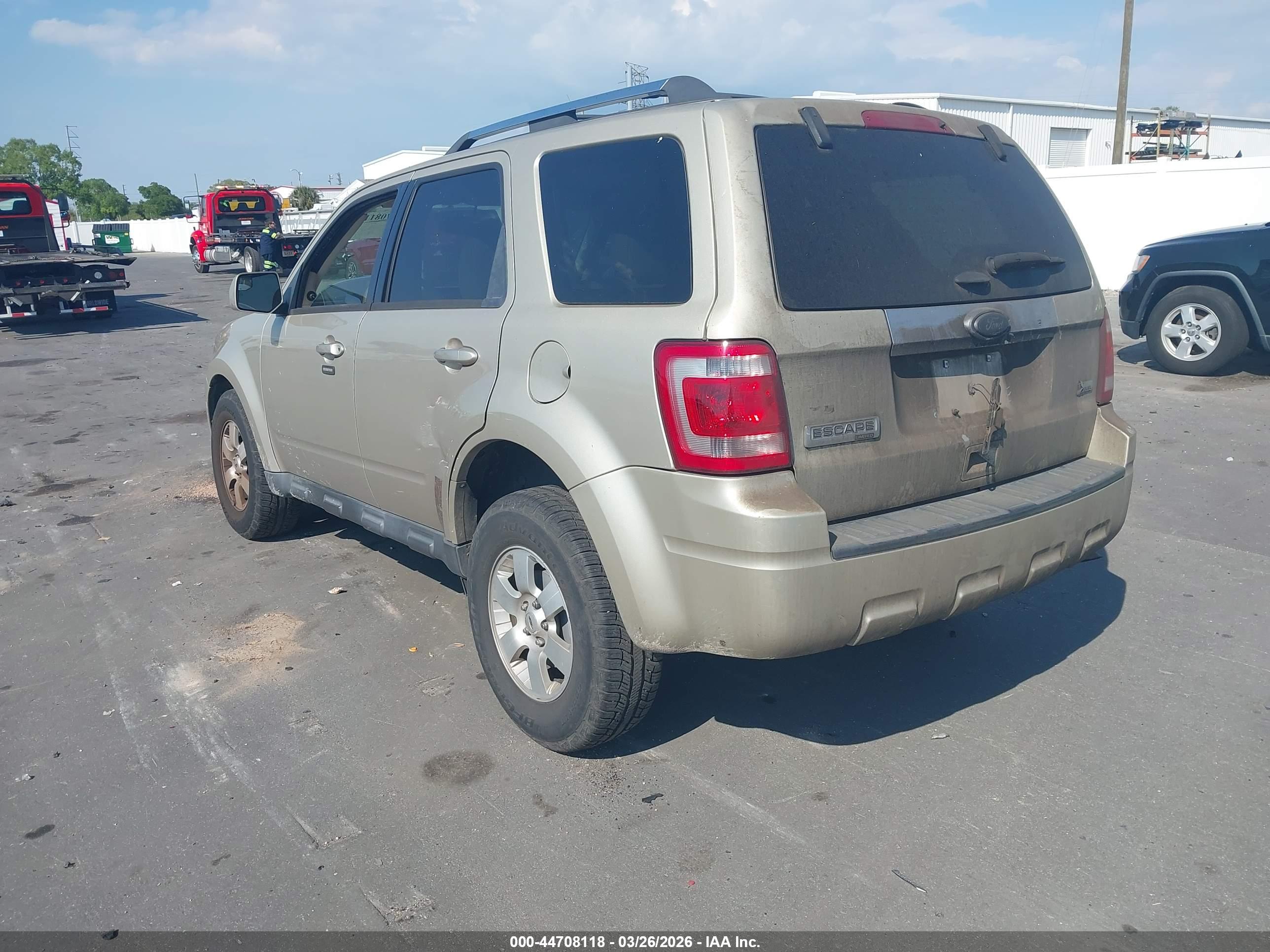 FORD ESCAPE image 3