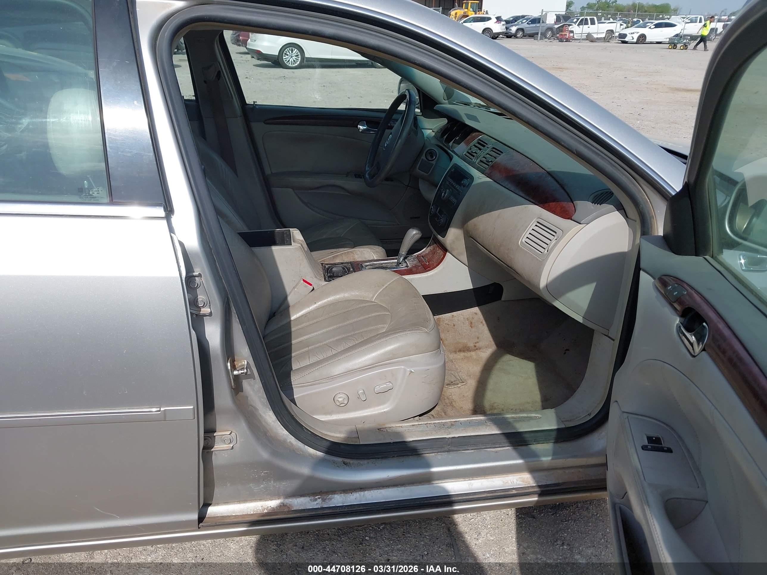 BUICK LUCERNE image 5