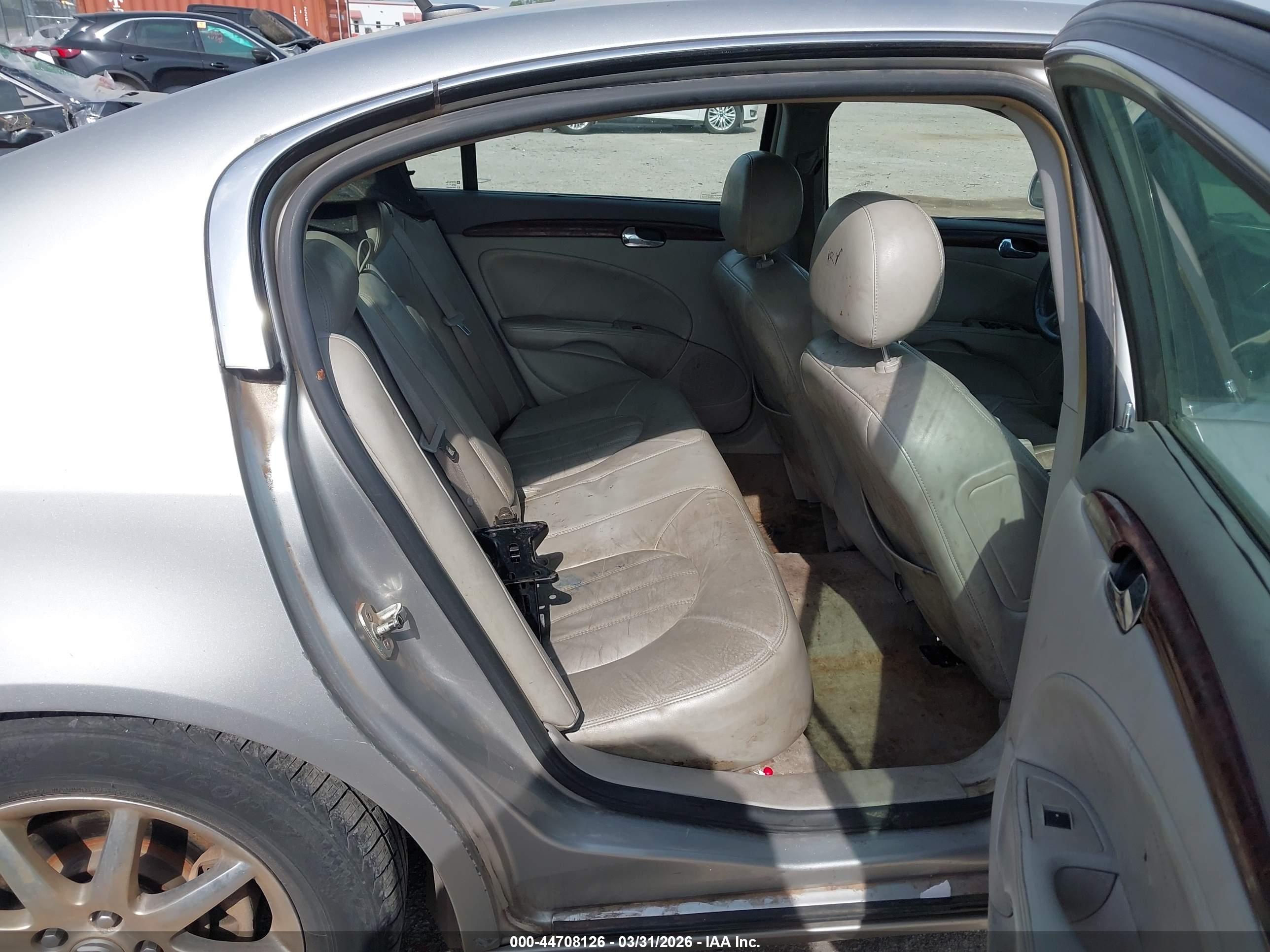 BUICK LUCERNE image 8