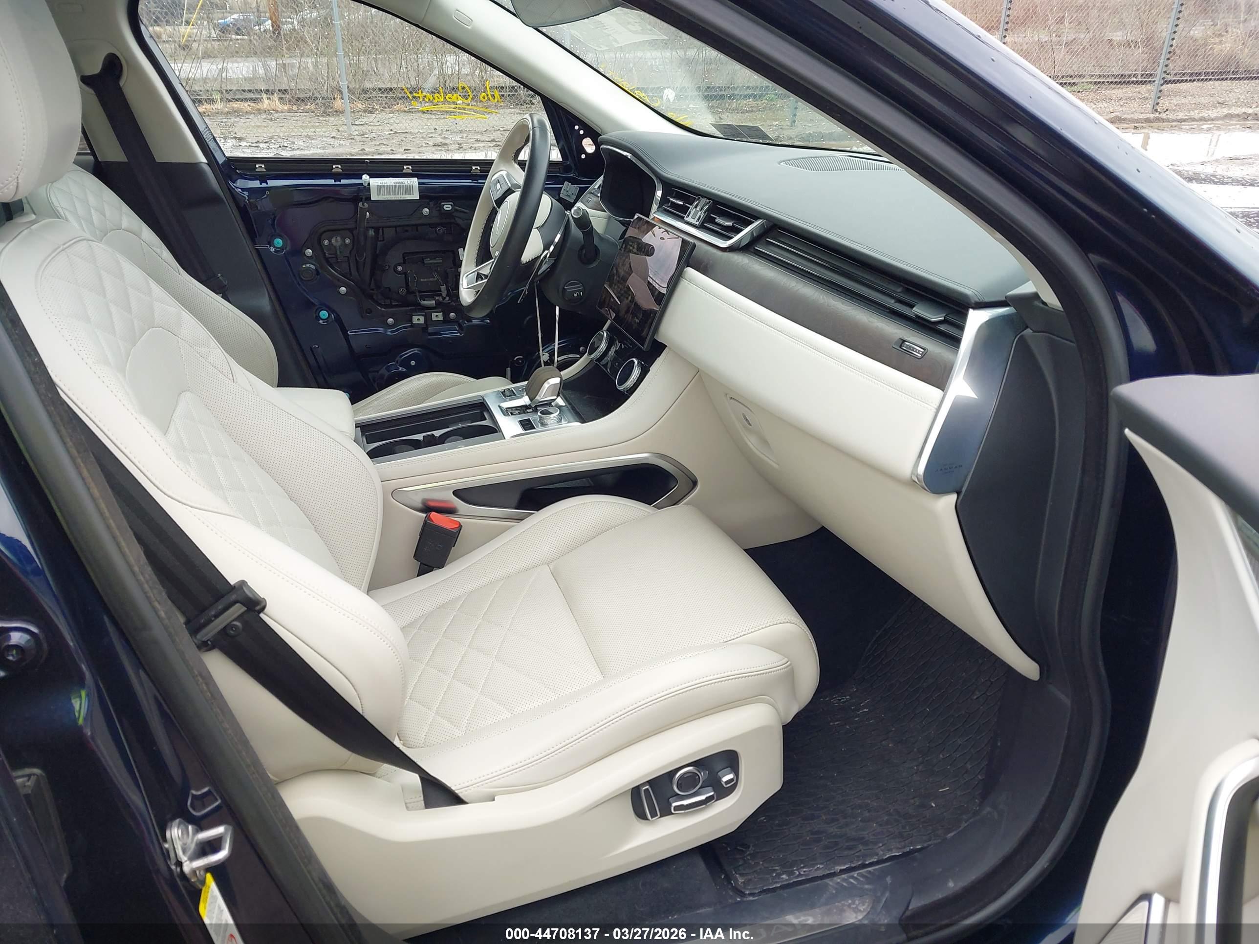 JAGUAR F-PACE image 5