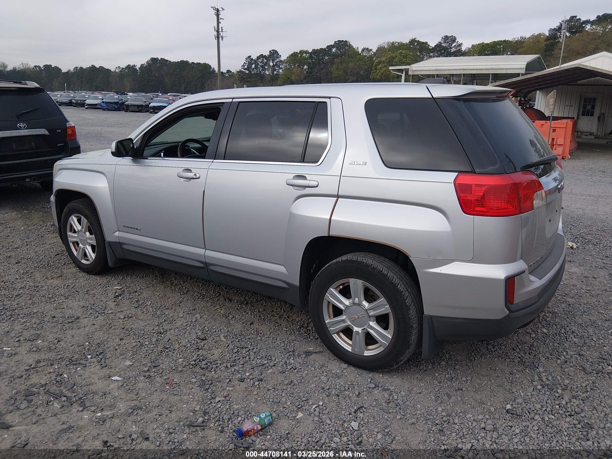 GMC TERRAIN image 3
