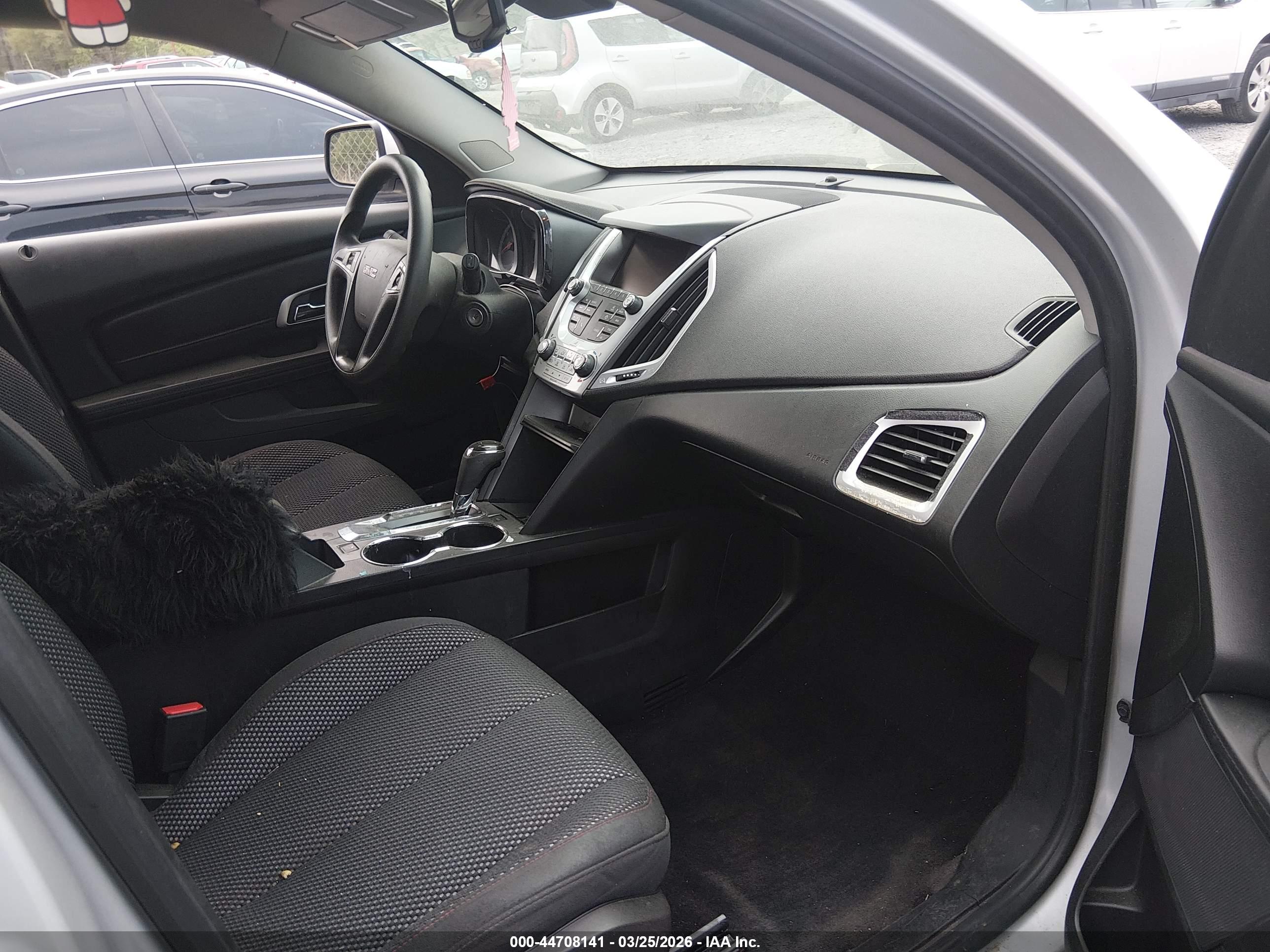 GMC TERRAIN image 5