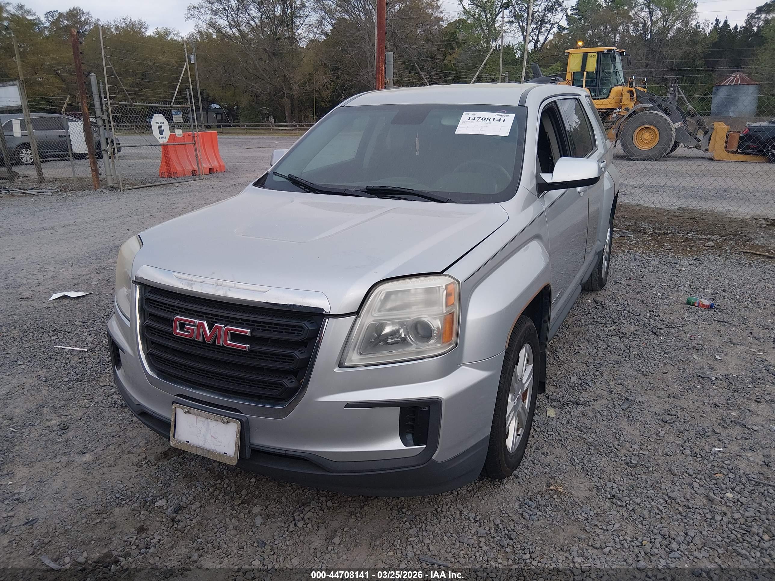 GMC TERRAIN image 6