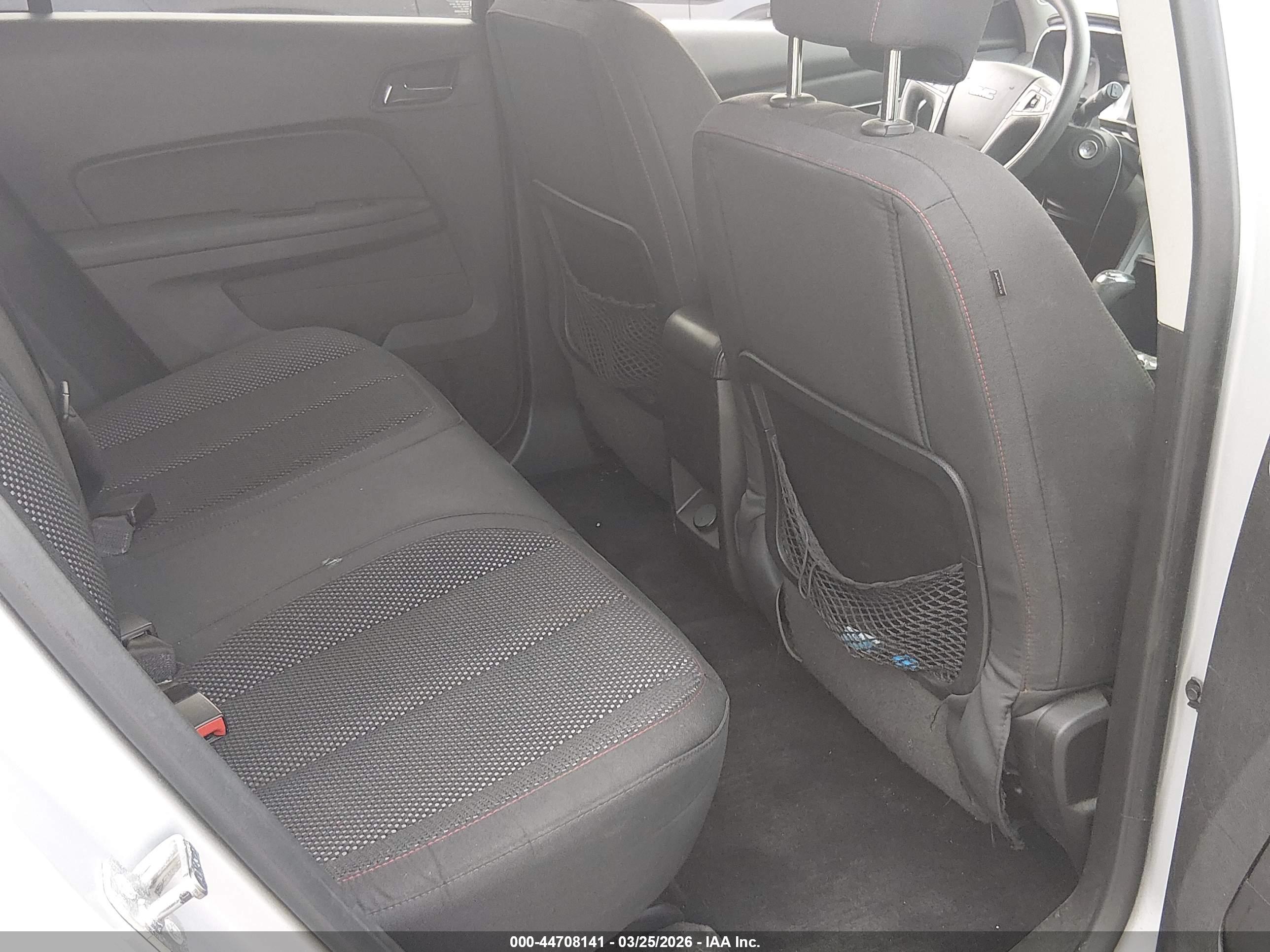 GMC TERRAIN image 8