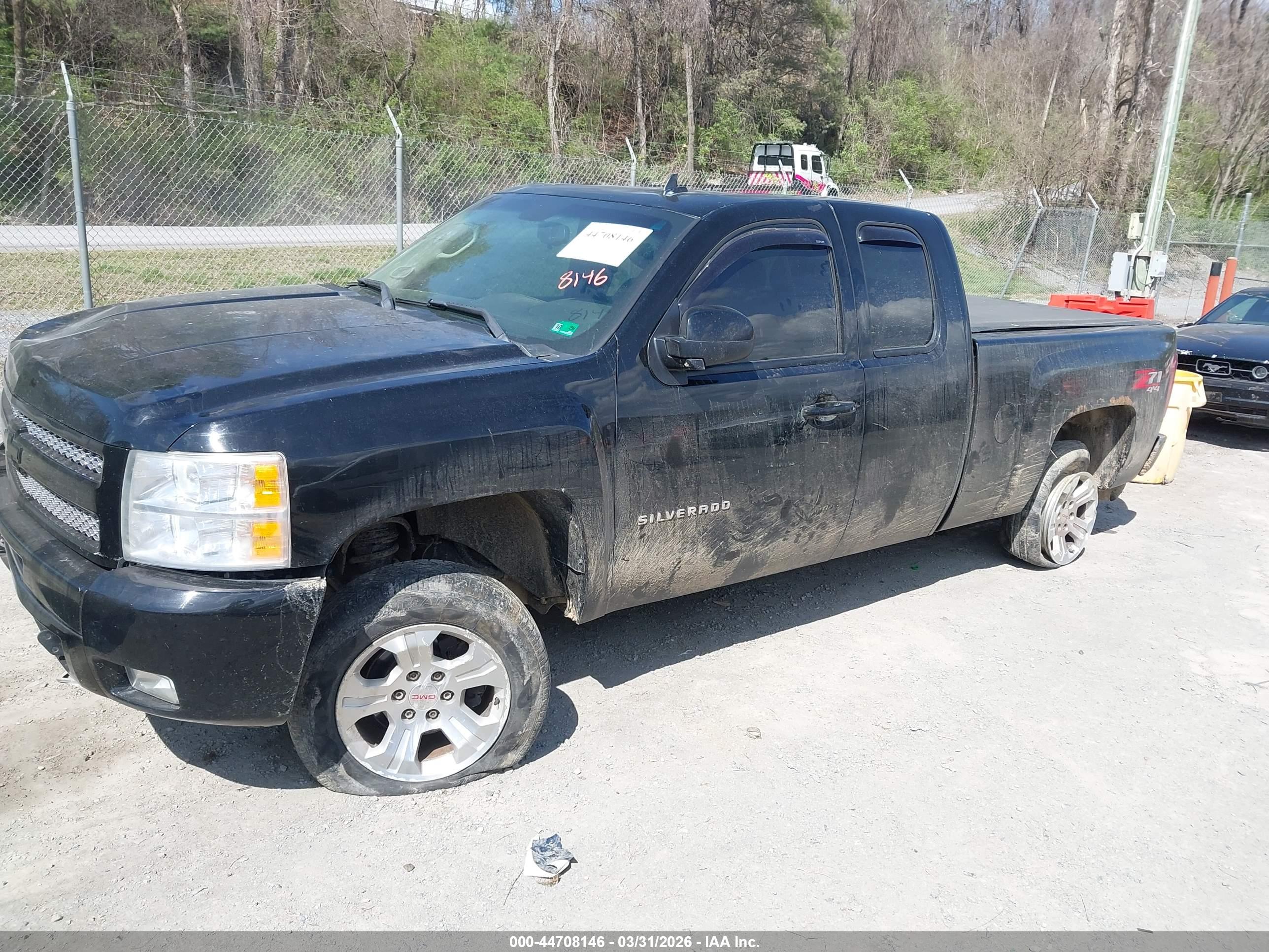 CHEVROLET SILVERADO image 2