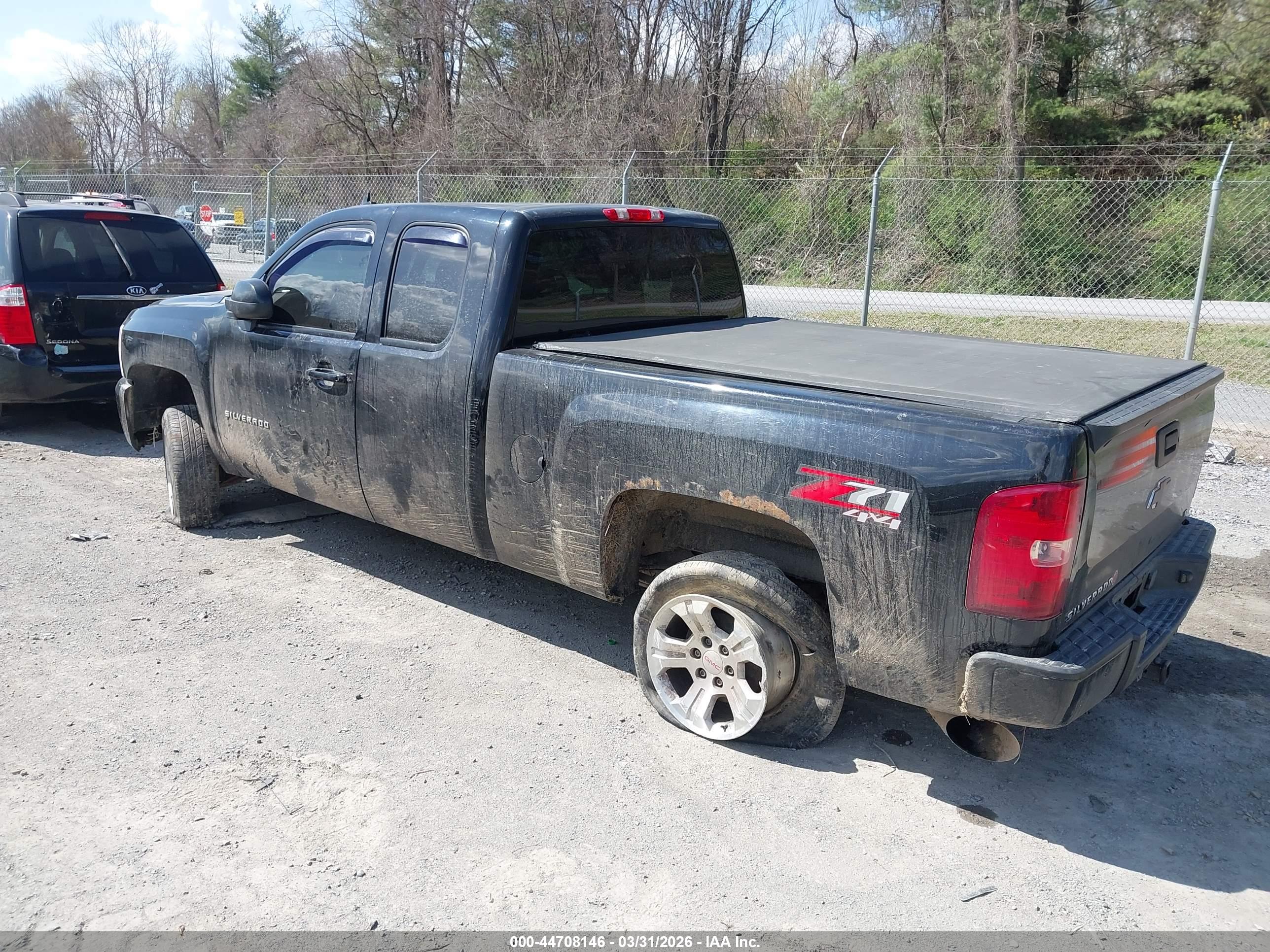 CHEVROLET SILVERADO image 3