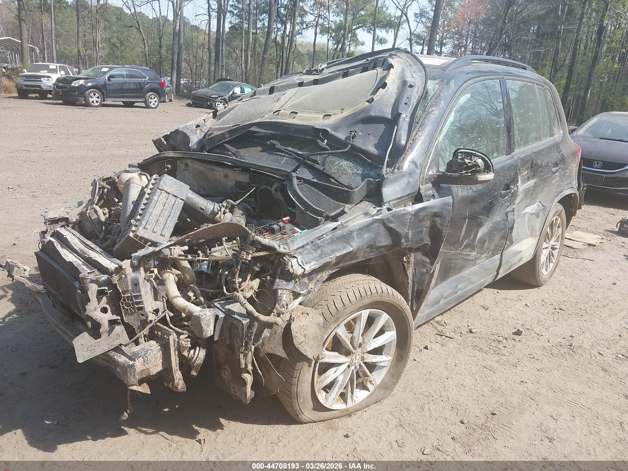 VOLKSWAGEN TIGUAN image 2
