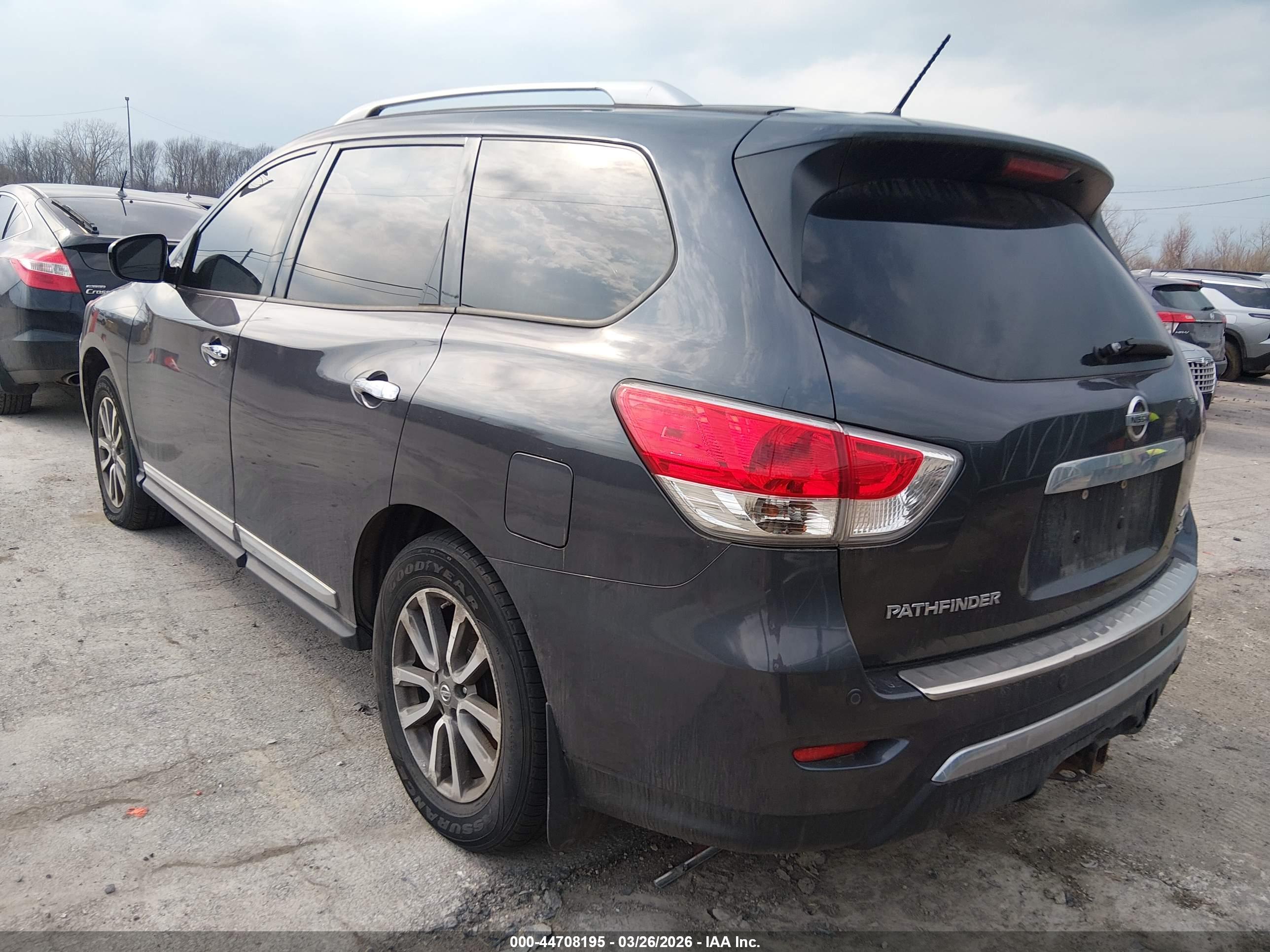NISSAN PATHFINDER image 3