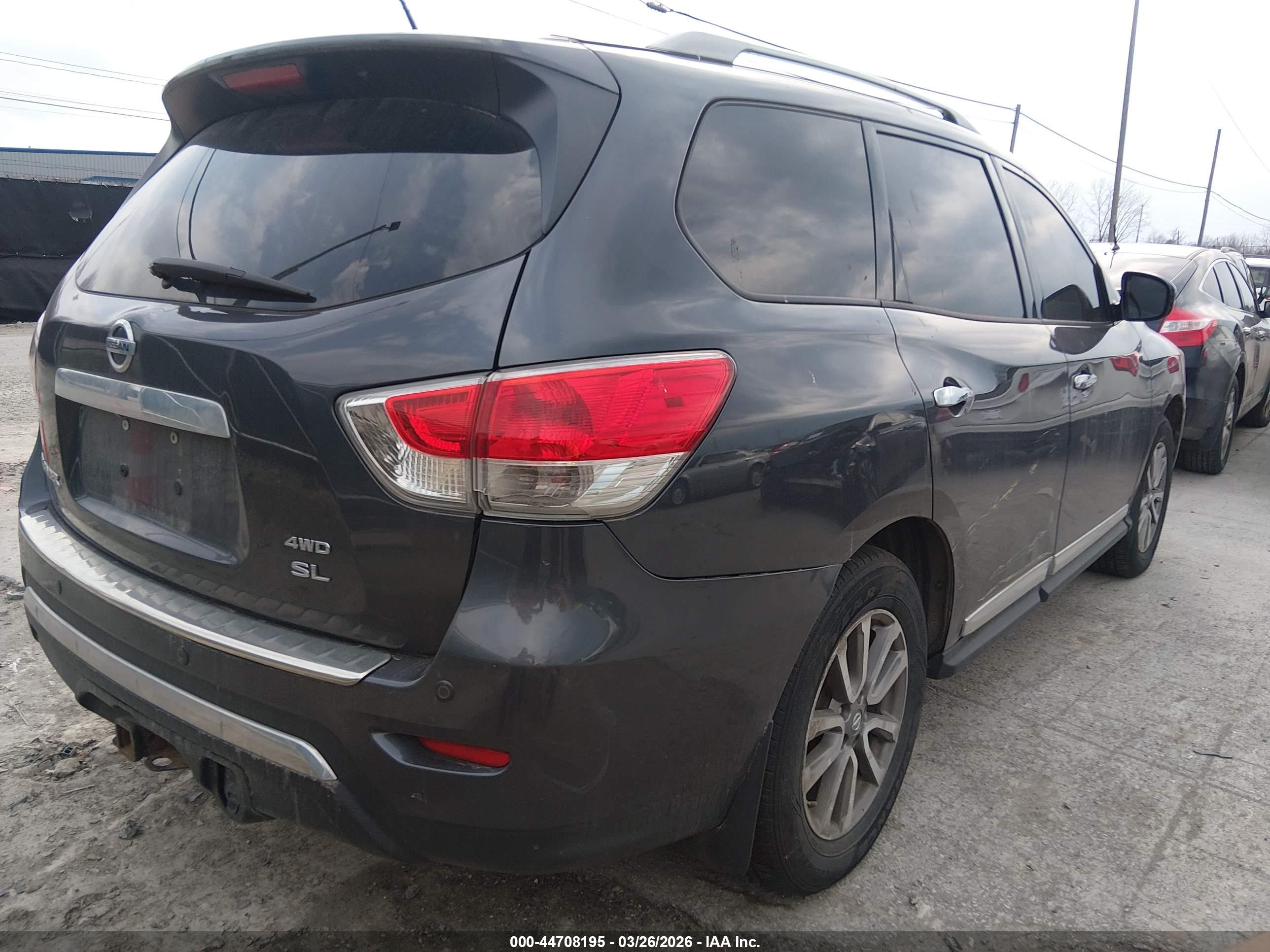 NISSAN PATHFINDER image 4