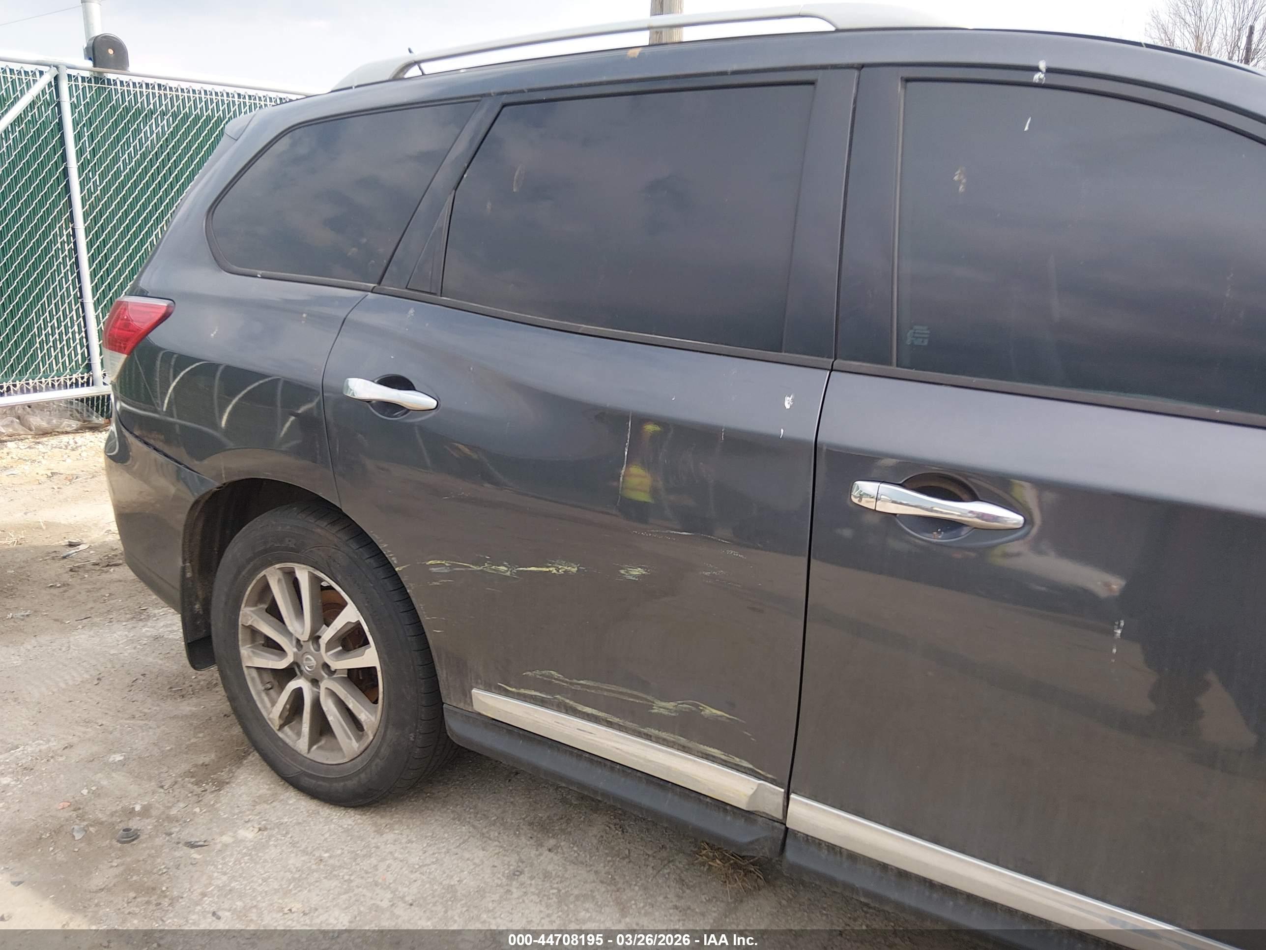 NISSAN PATHFINDER image 6