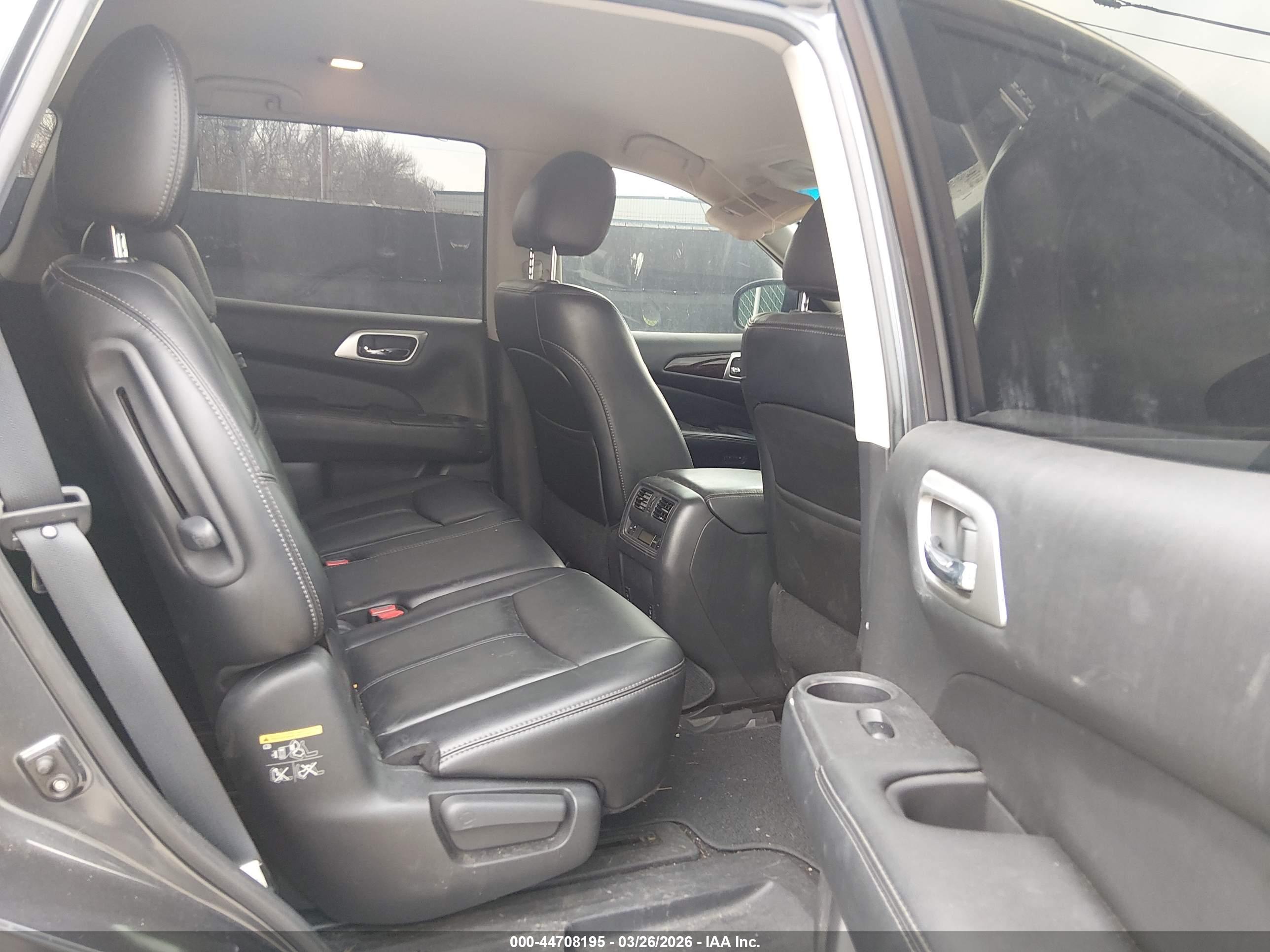 NISSAN PATHFINDER image 8