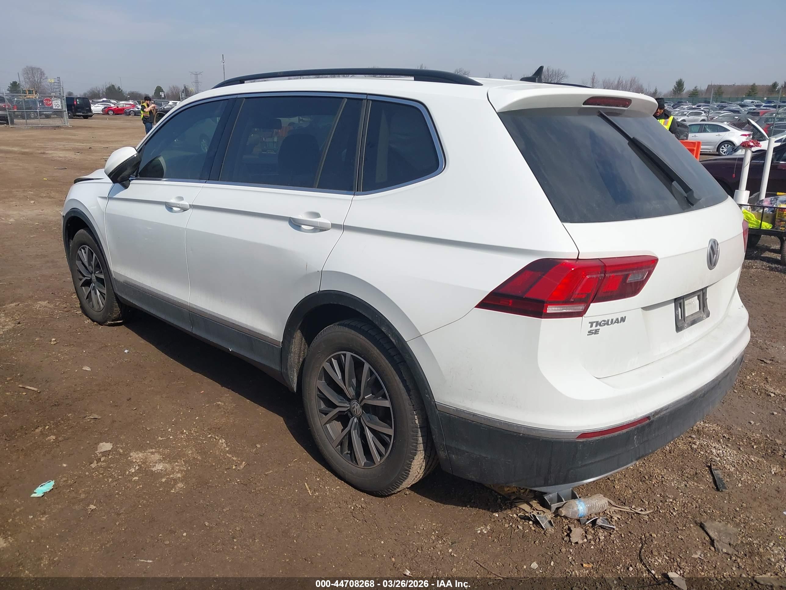 VOLKSWAGEN TIGUAN image 3