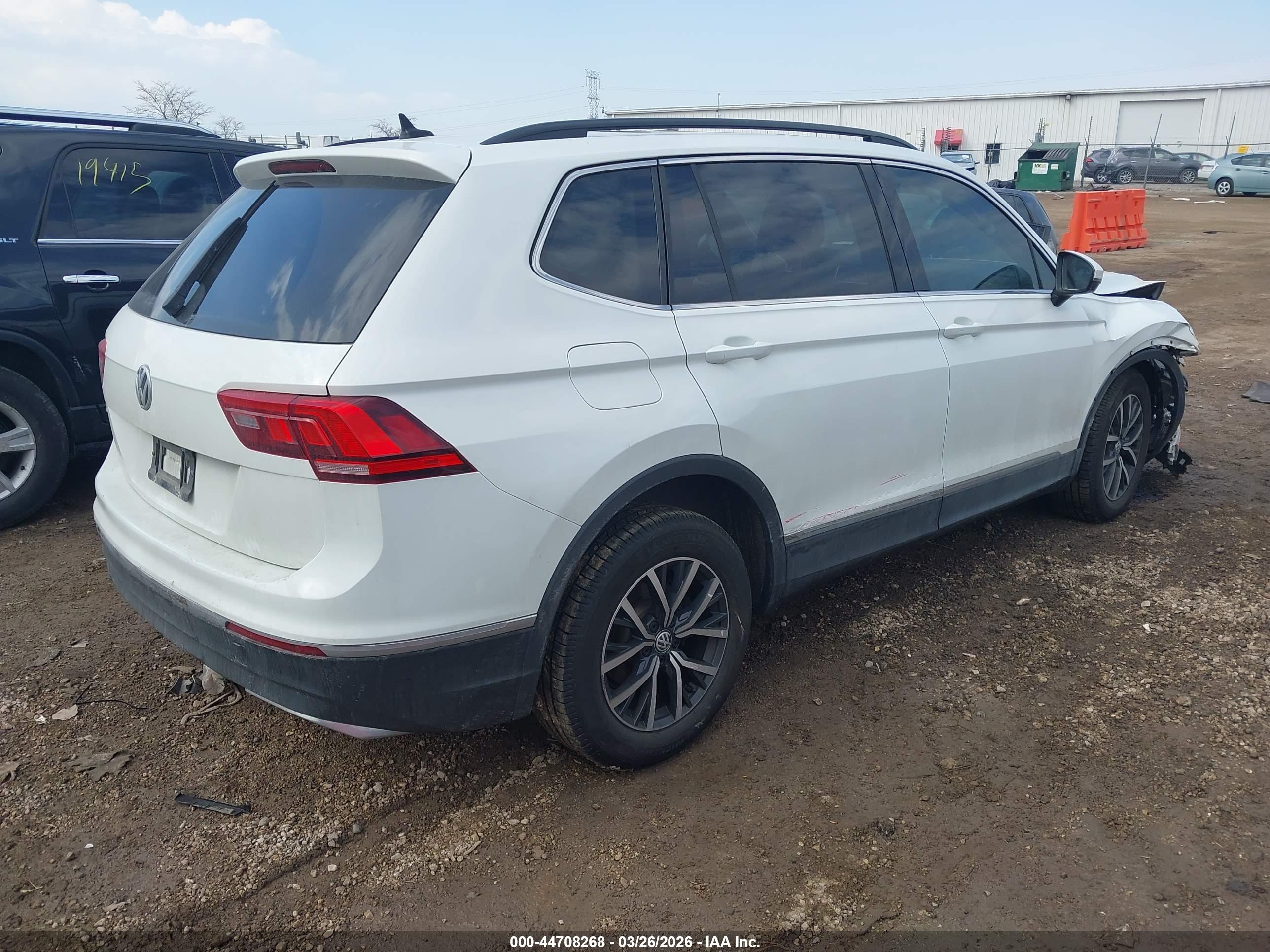 VOLKSWAGEN TIGUAN image 4