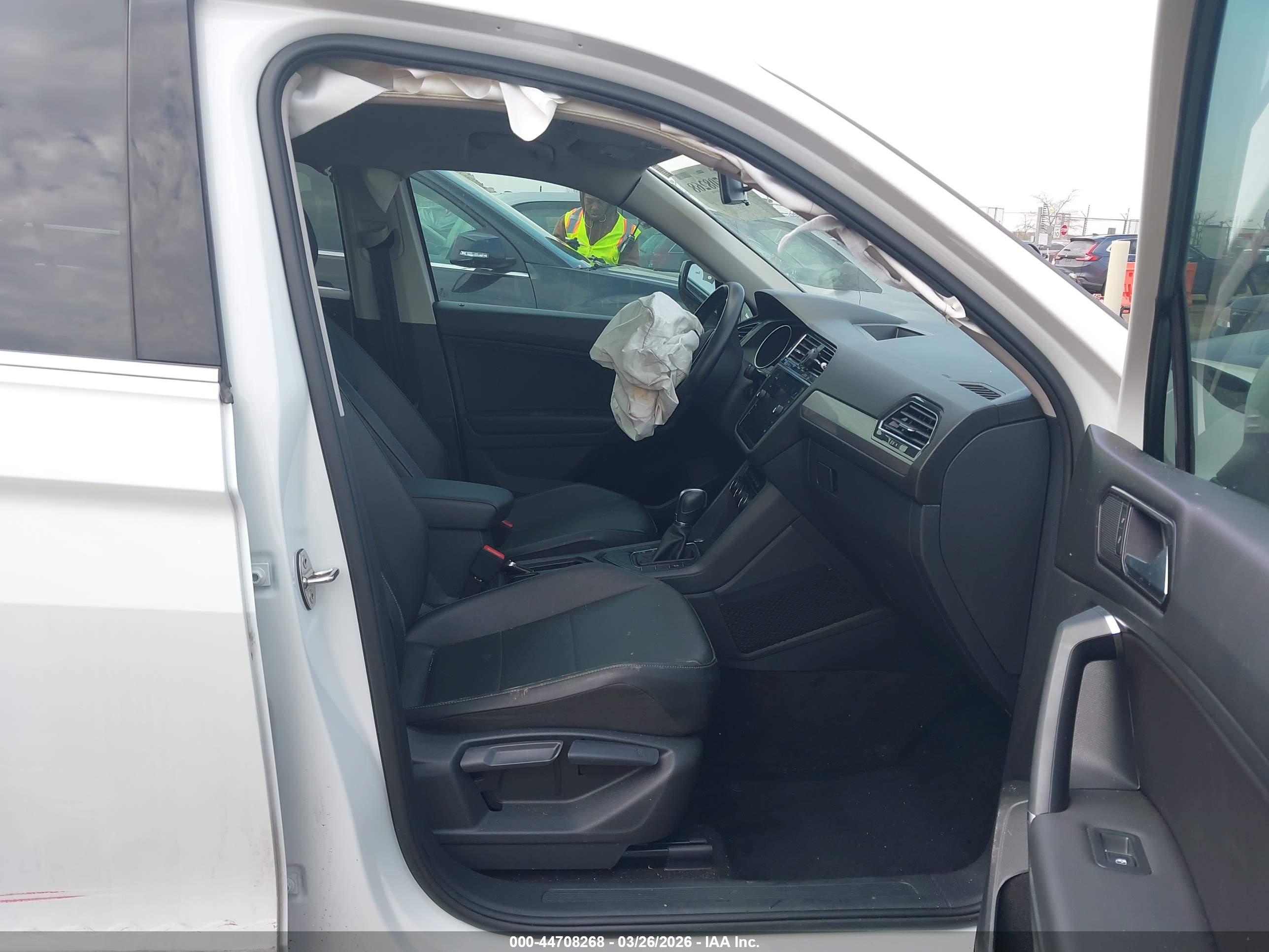 VOLKSWAGEN TIGUAN image 5