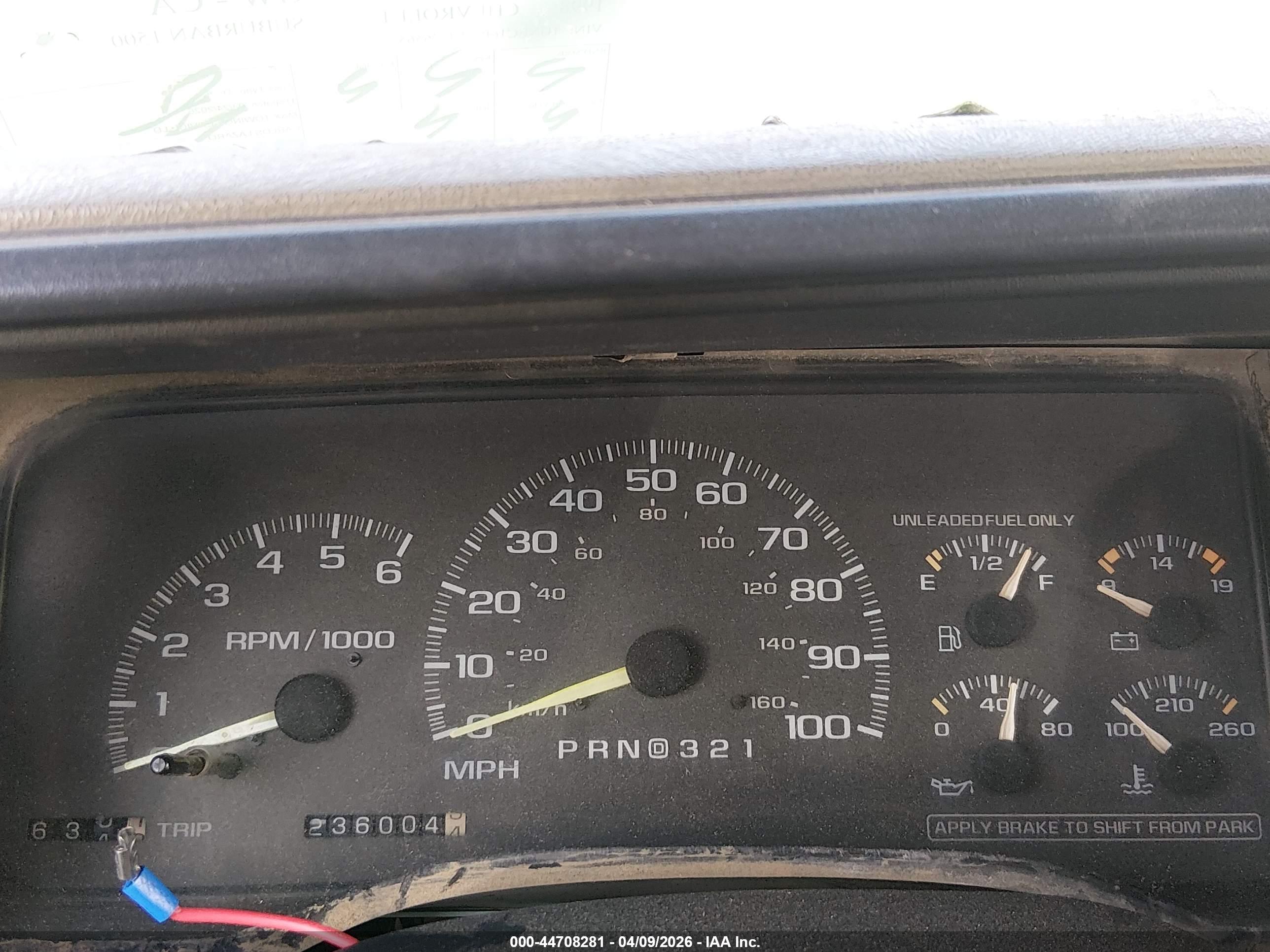 CHEVROLET SUBURBAN image 7