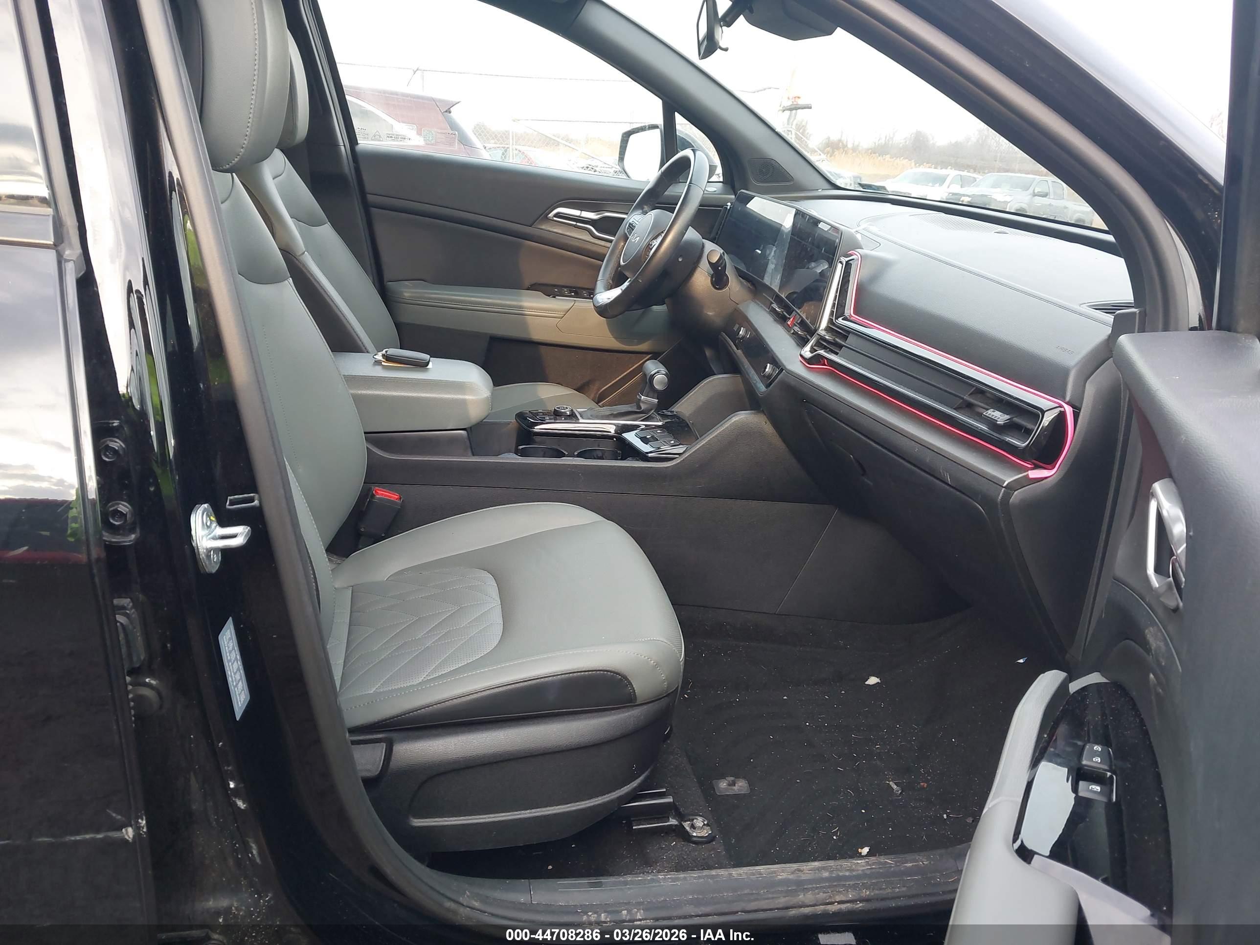 KIA SPORTAGE image 5