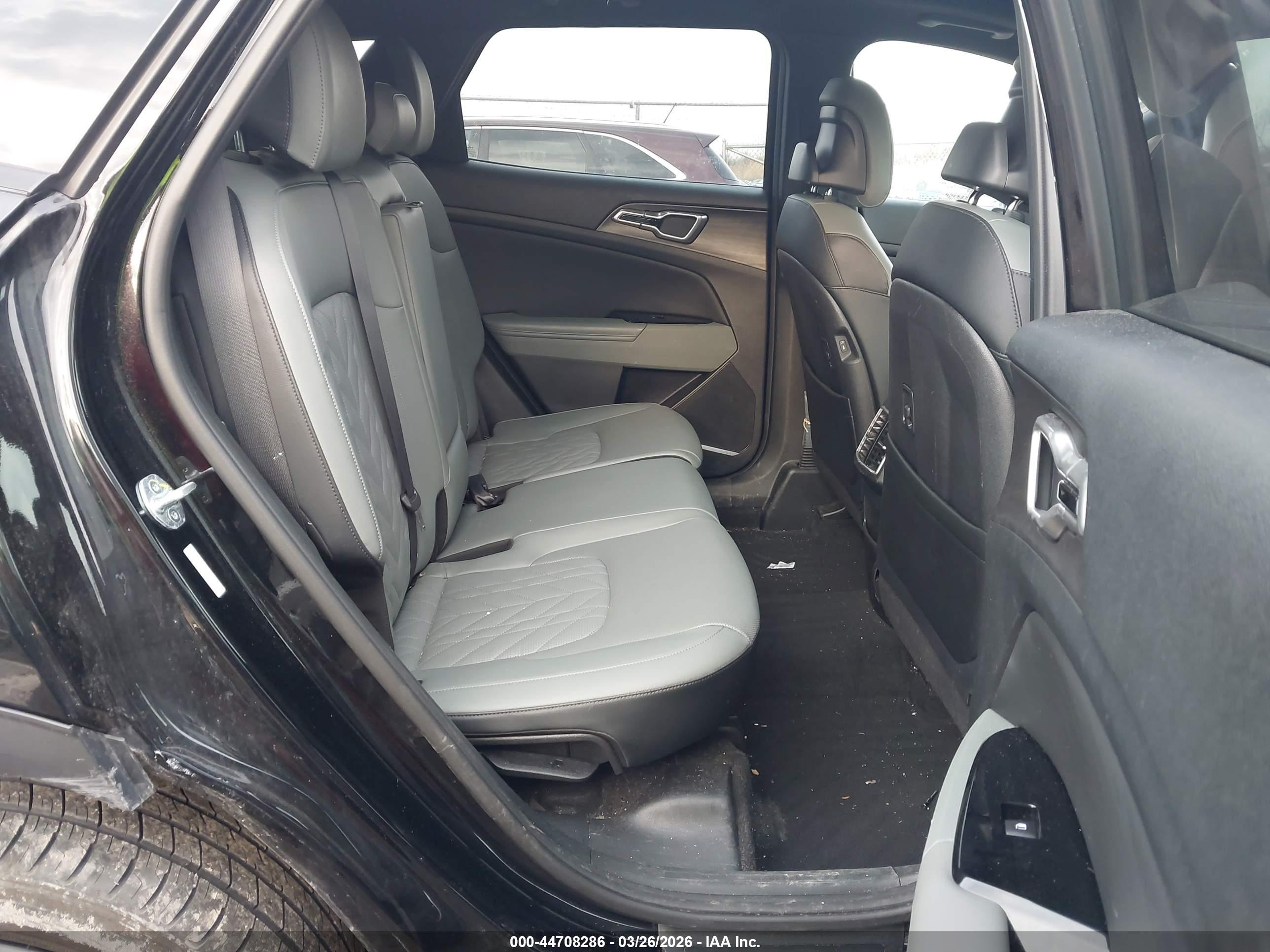 KIA SPORTAGE image 8