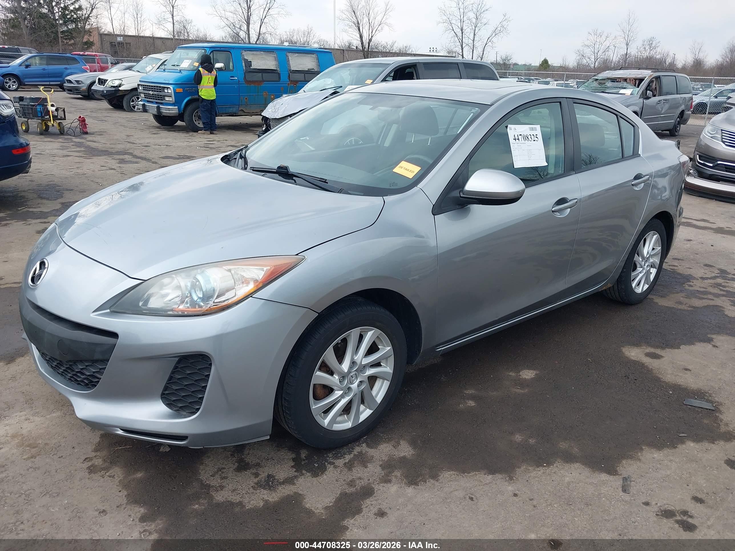 MAZDA MAZDA3 image 2