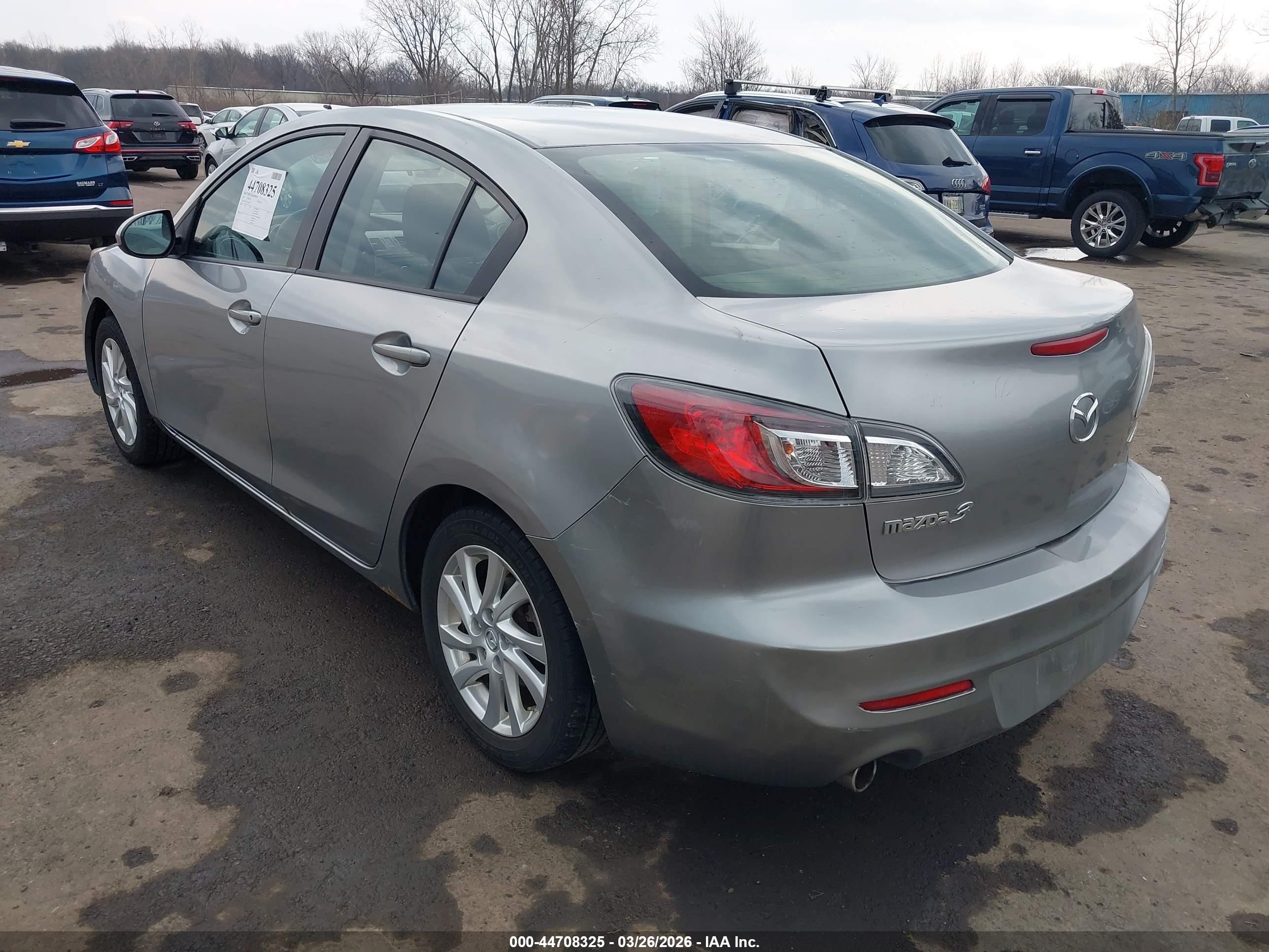 MAZDA MAZDA3 image 3