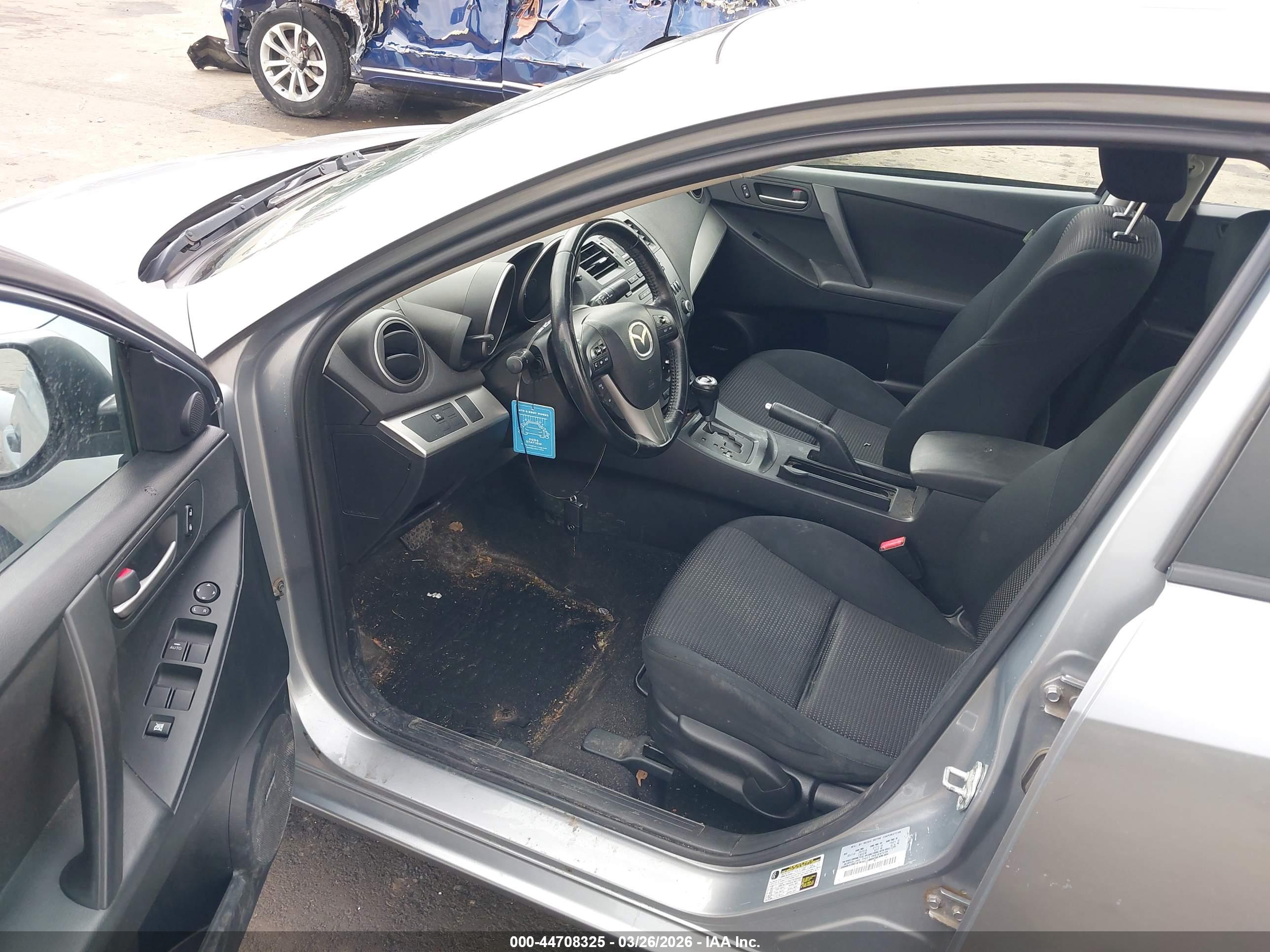 MAZDA MAZDA3 image 5