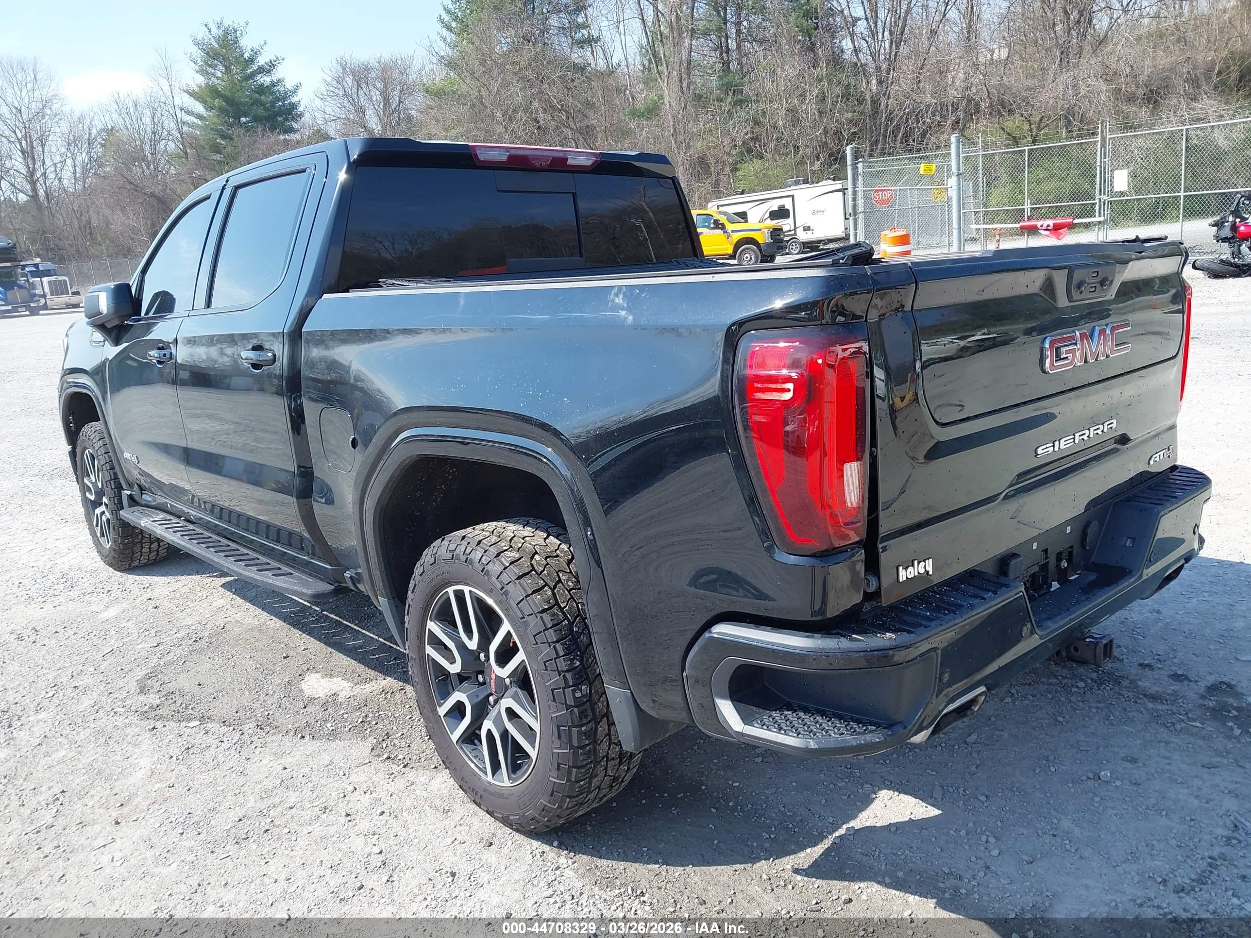 GMC SIERRA image 3