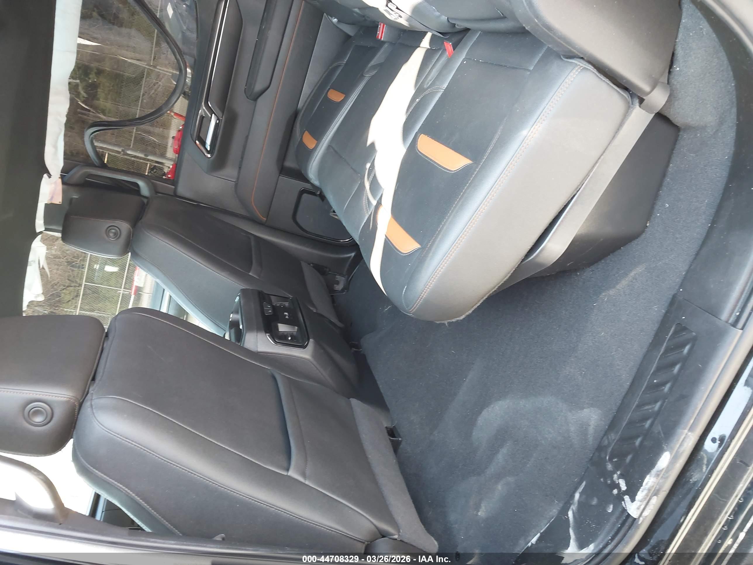 GMC SIERRA image 8