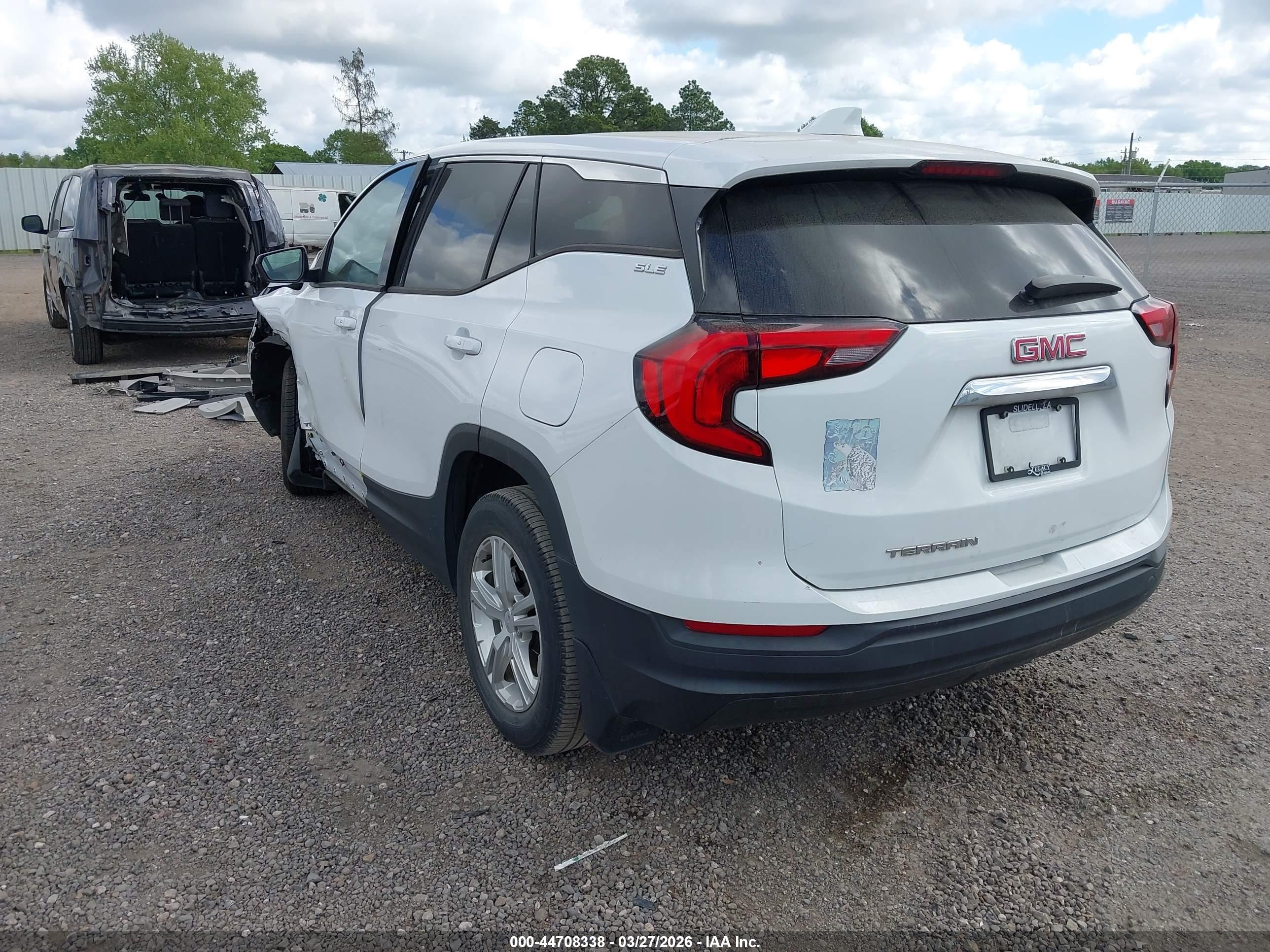 GMC TERRAIN image 3