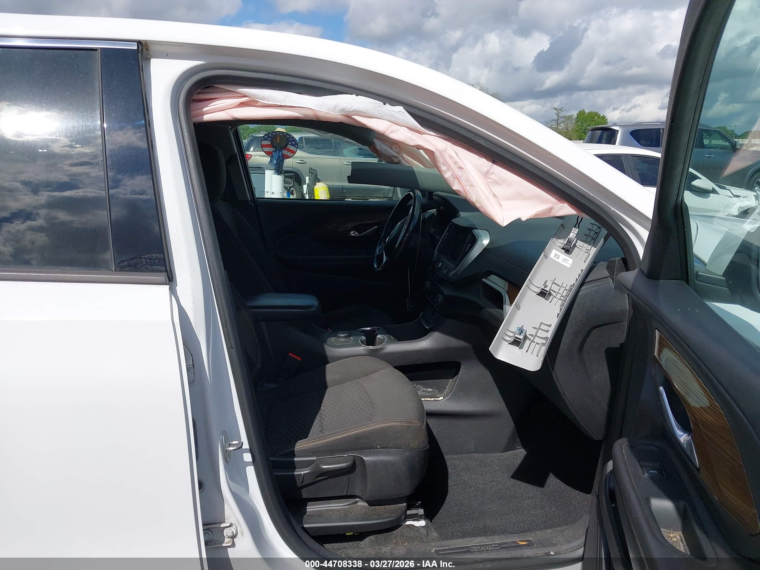 GMC TERRAIN image 5