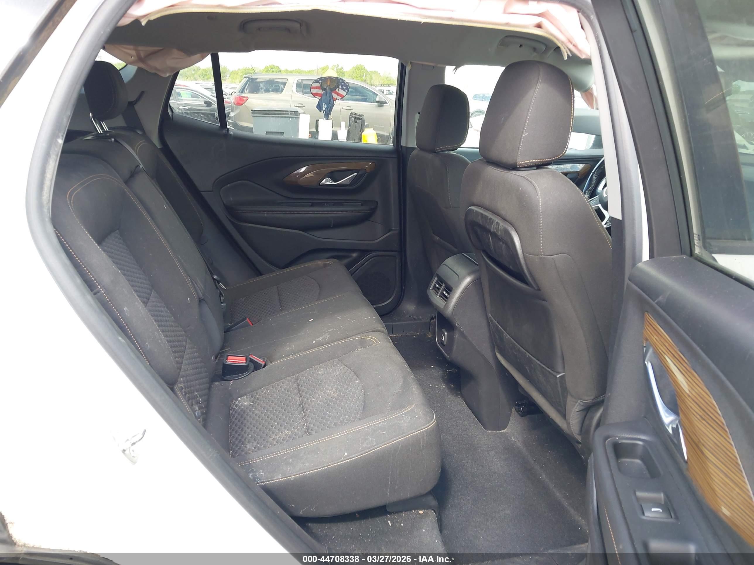 GMC TERRAIN image 8