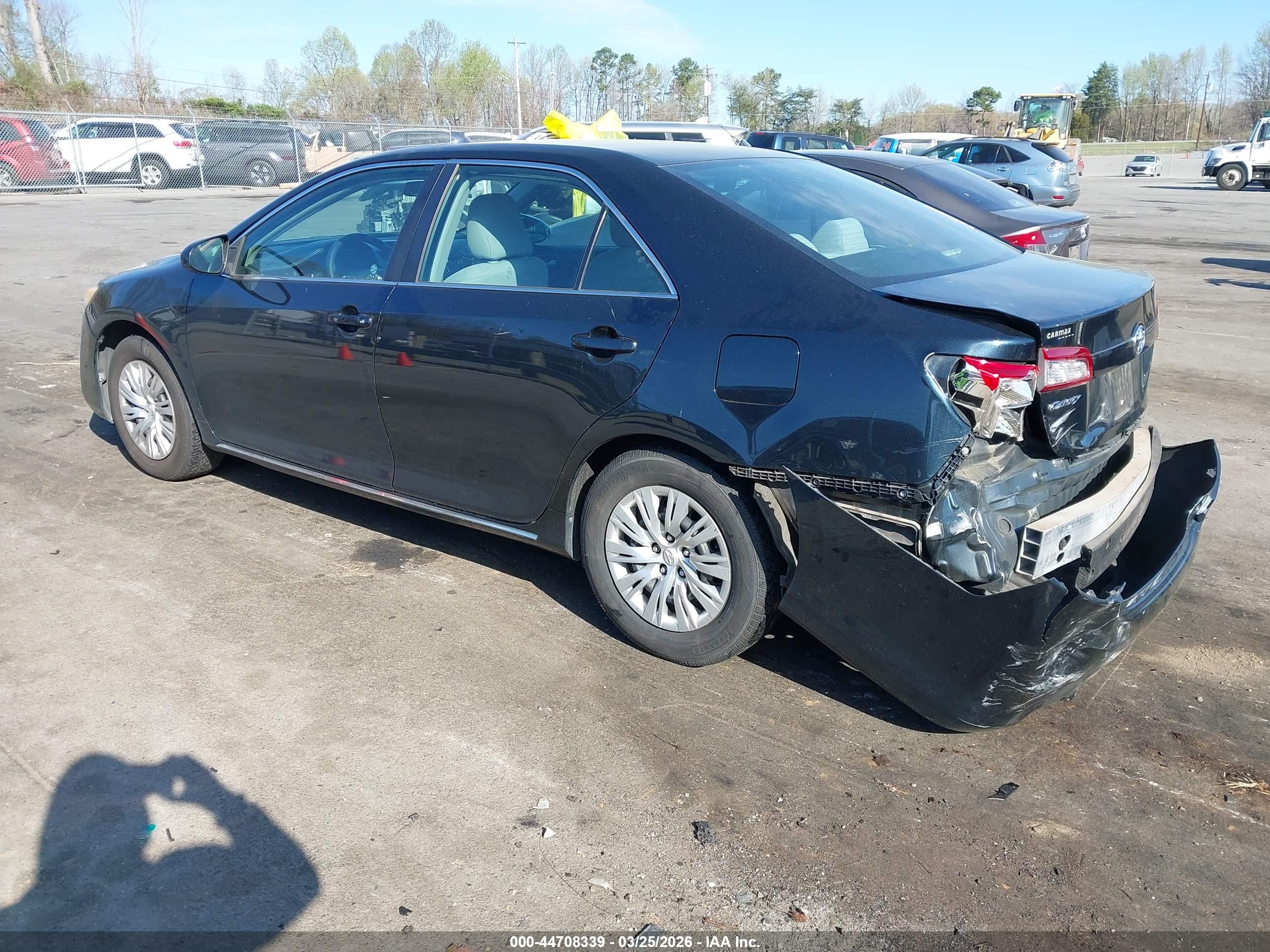 TOYOTA CAMRY image 3
