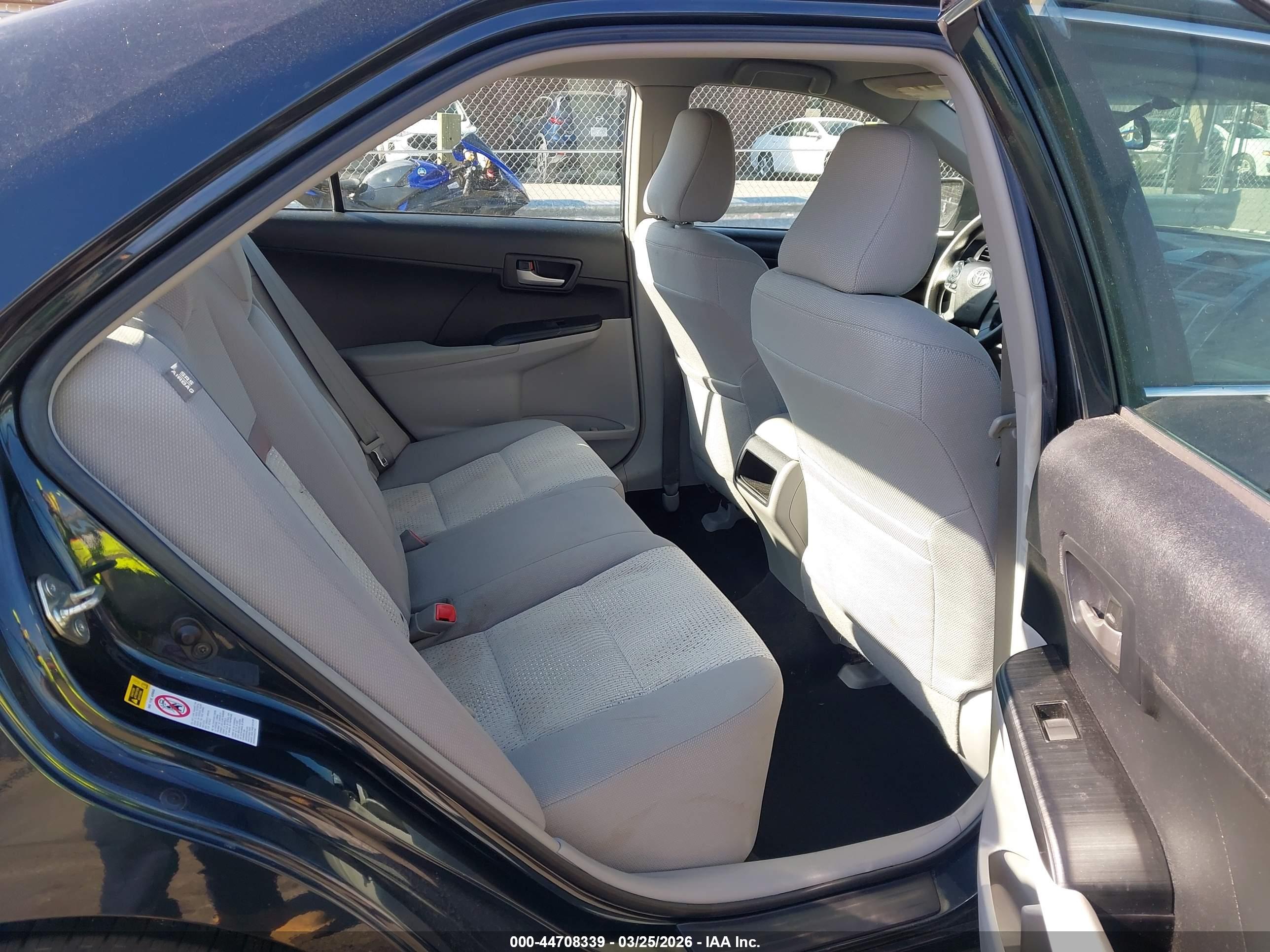 TOYOTA CAMRY image 8