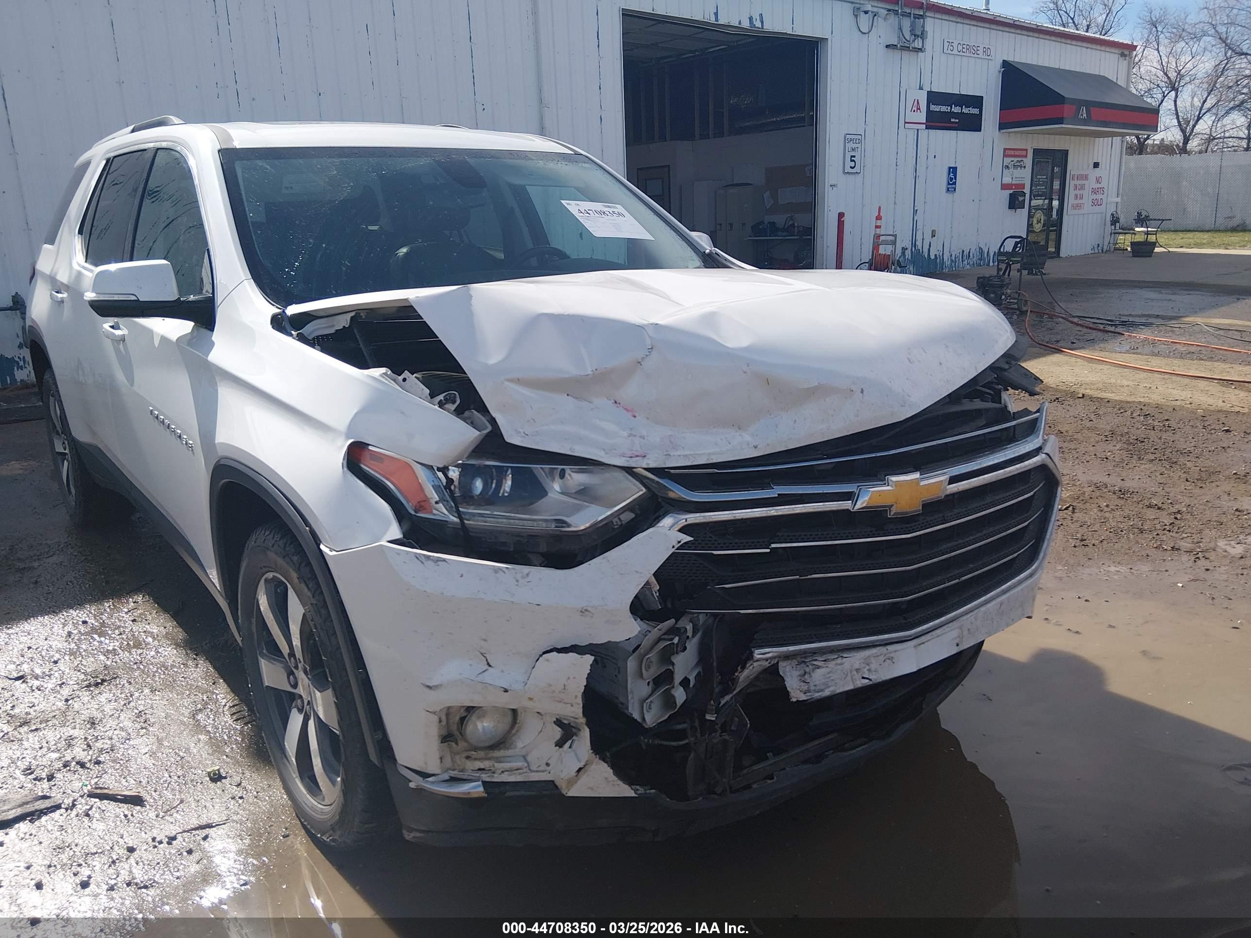 CHEVROLET TRAVERSE image 6