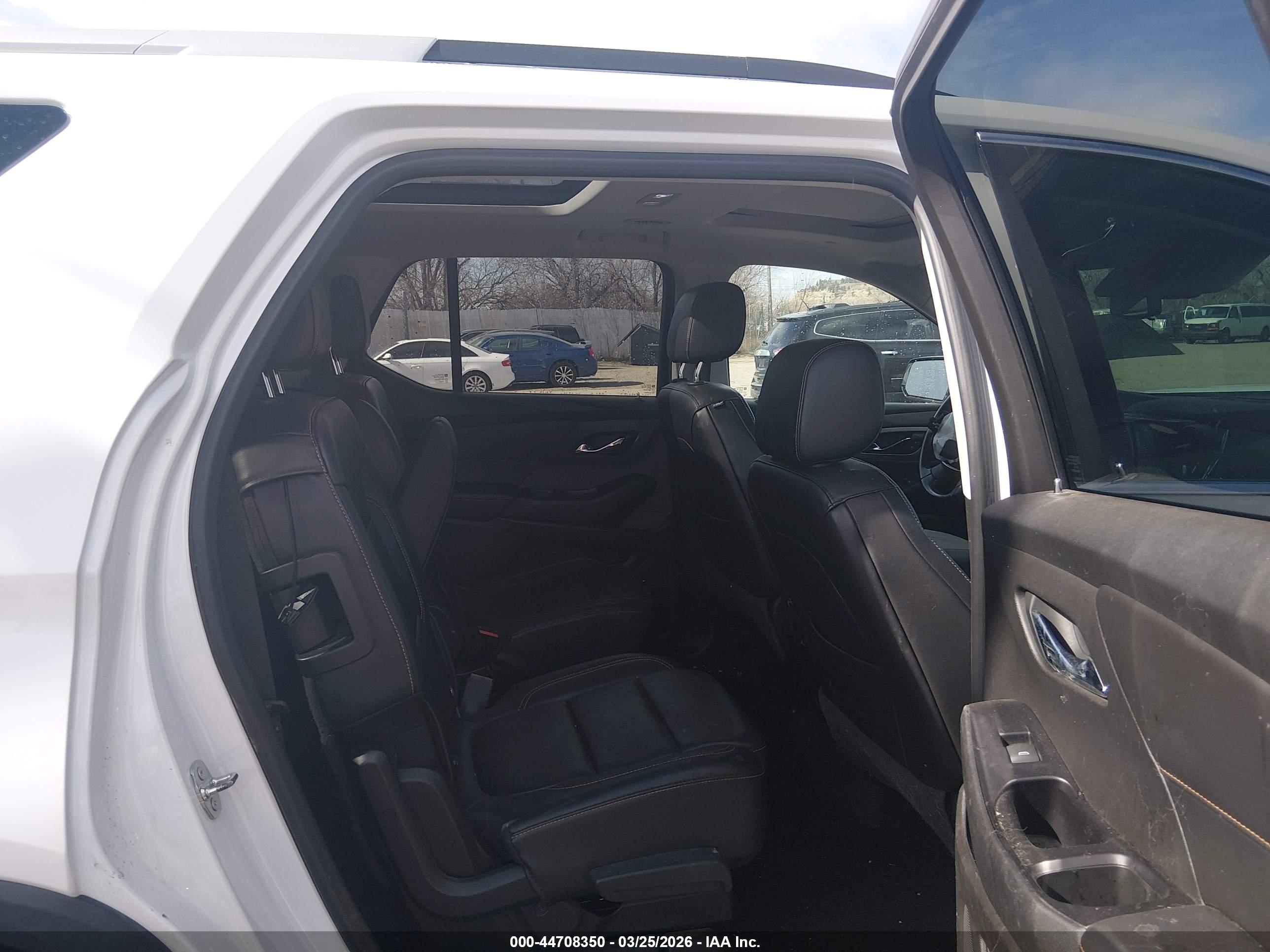 CHEVROLET TRAVERSE image 8