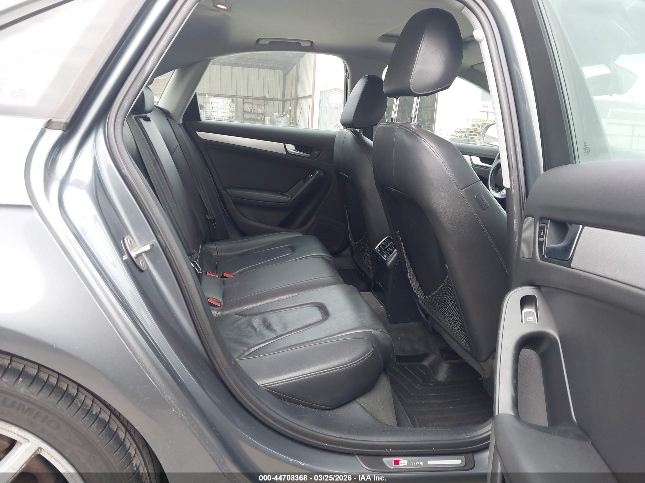 AUDI A4 image 8