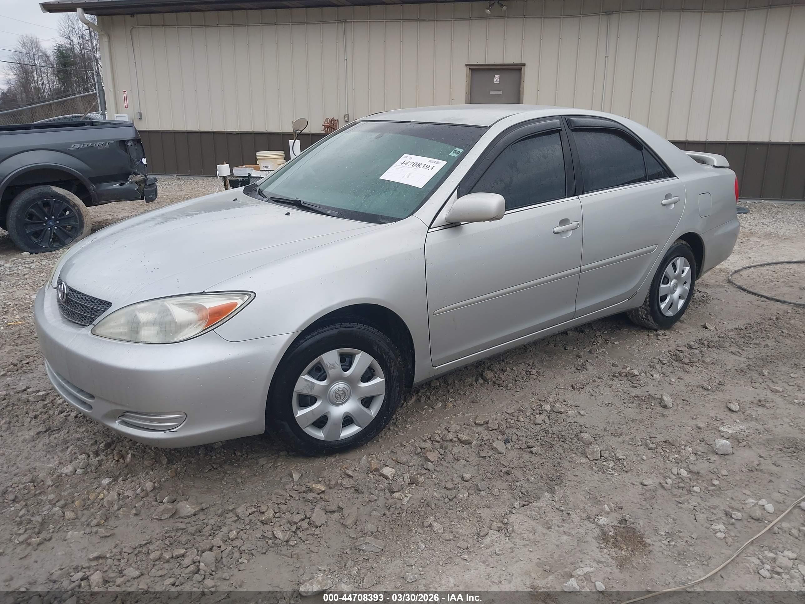 TOYOTA CAMRY image 2