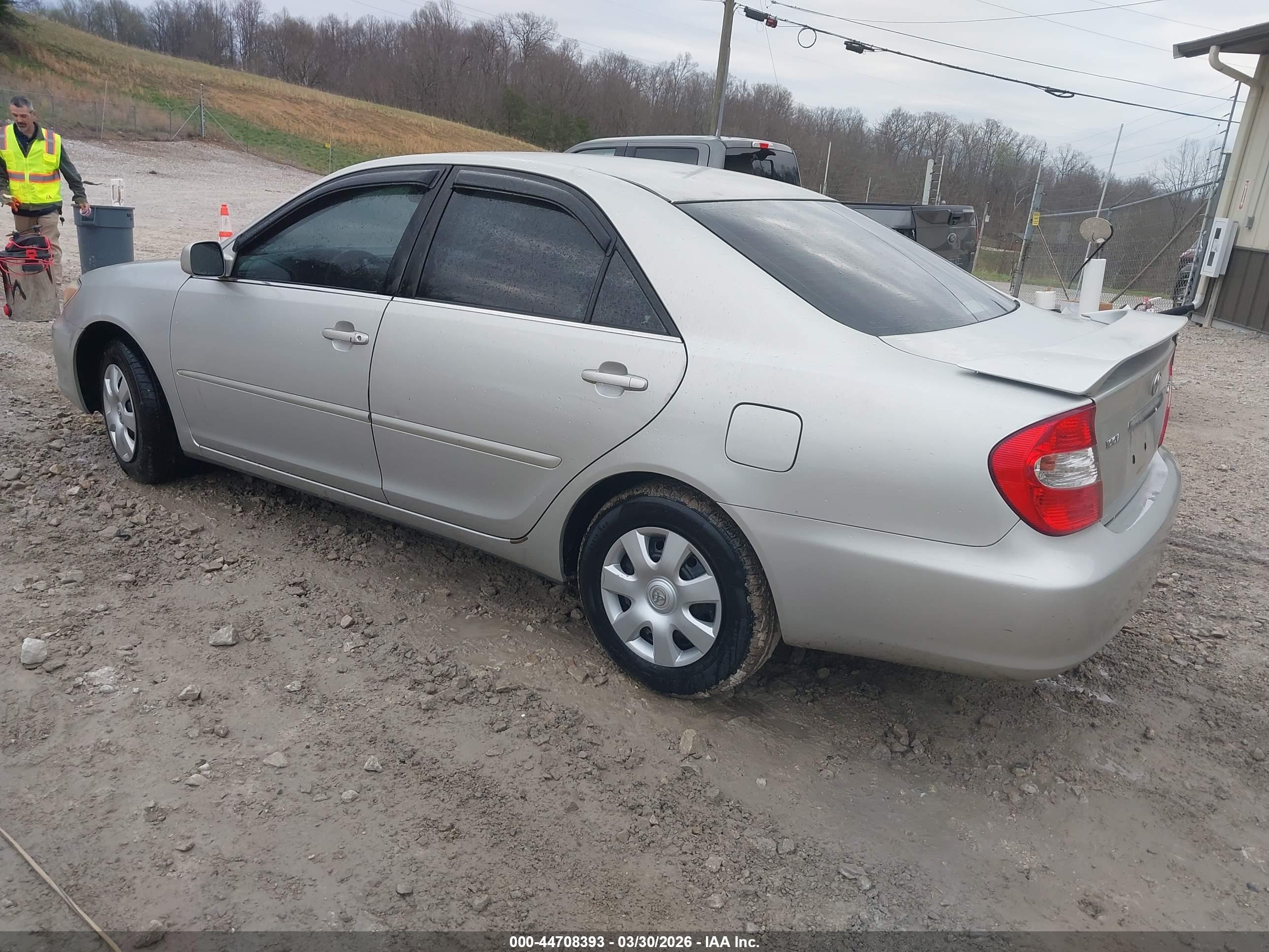 TOYOTA CAMRY image 3