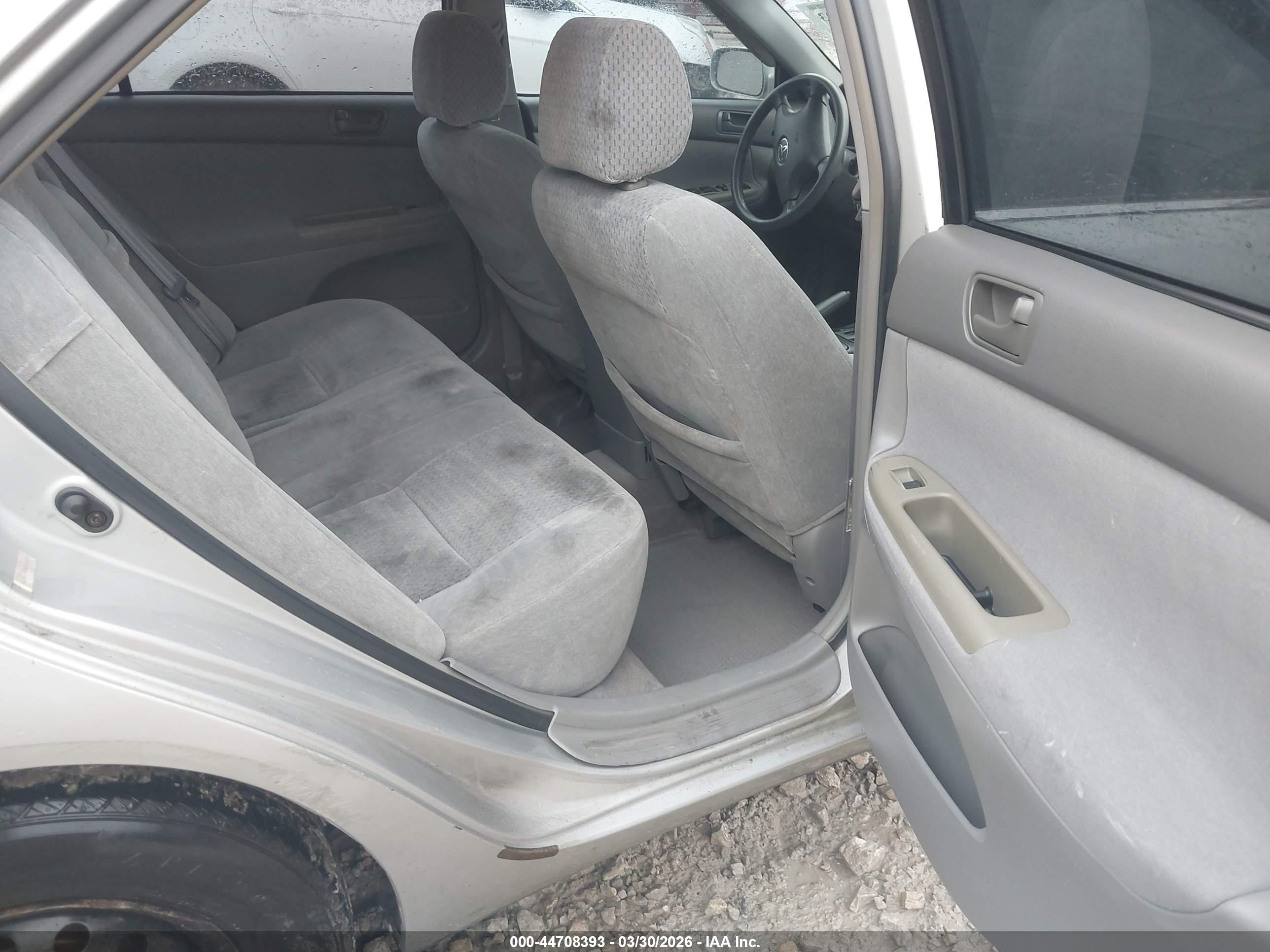 TOYOTA CAMRY image 8