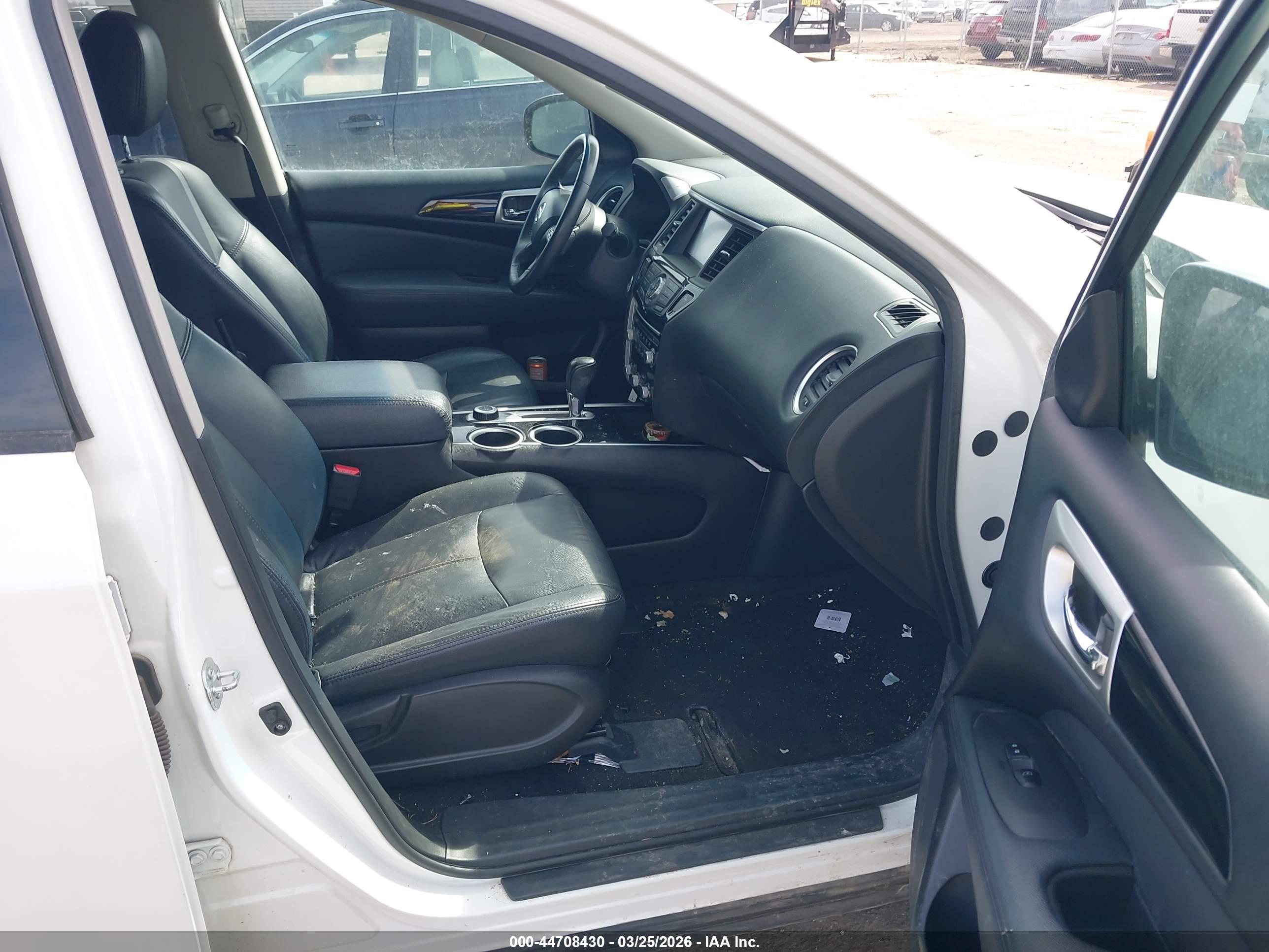 NISSAN PATHFINDER image 5