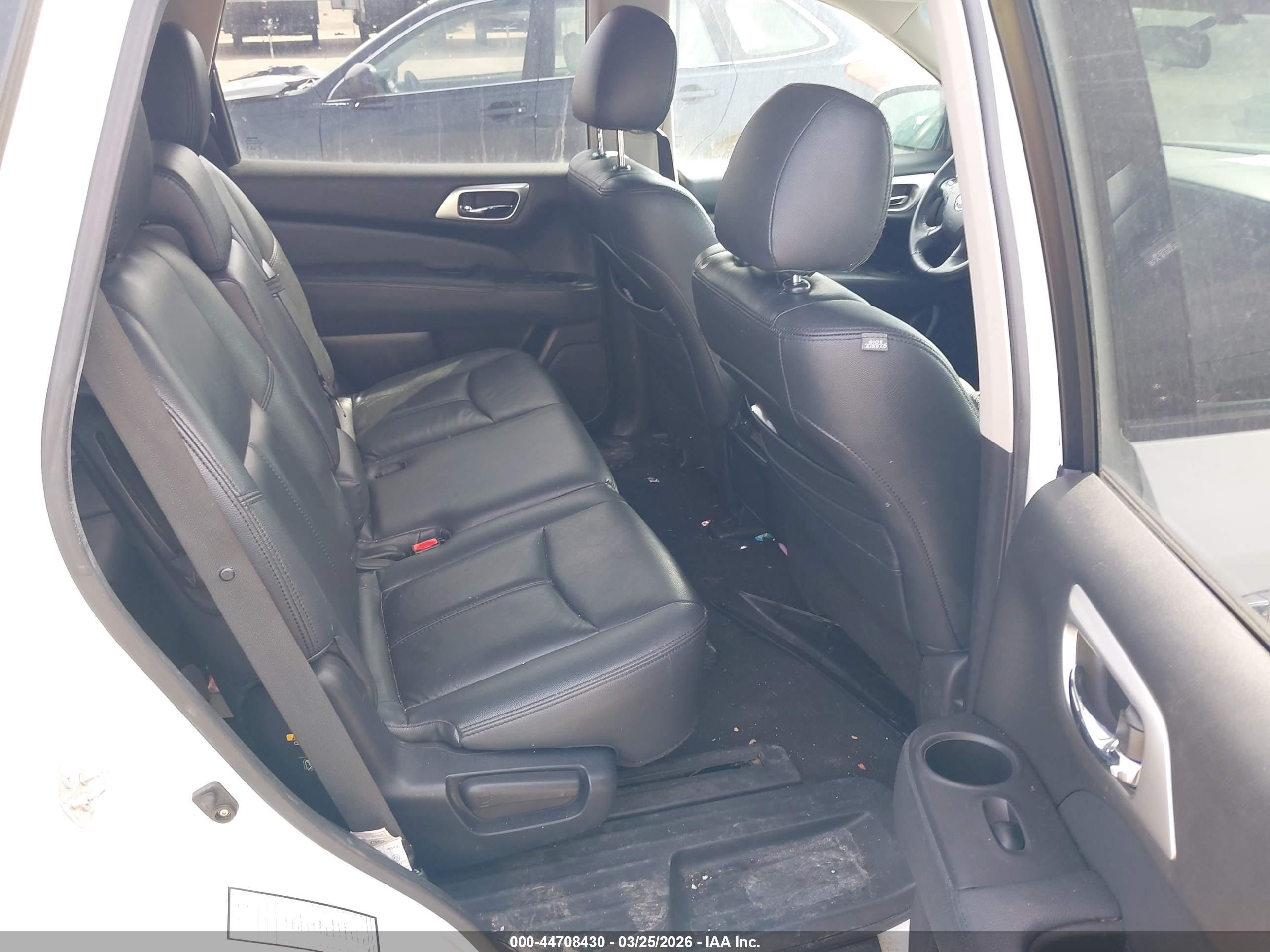 NISSAN PATHFINDER image 8